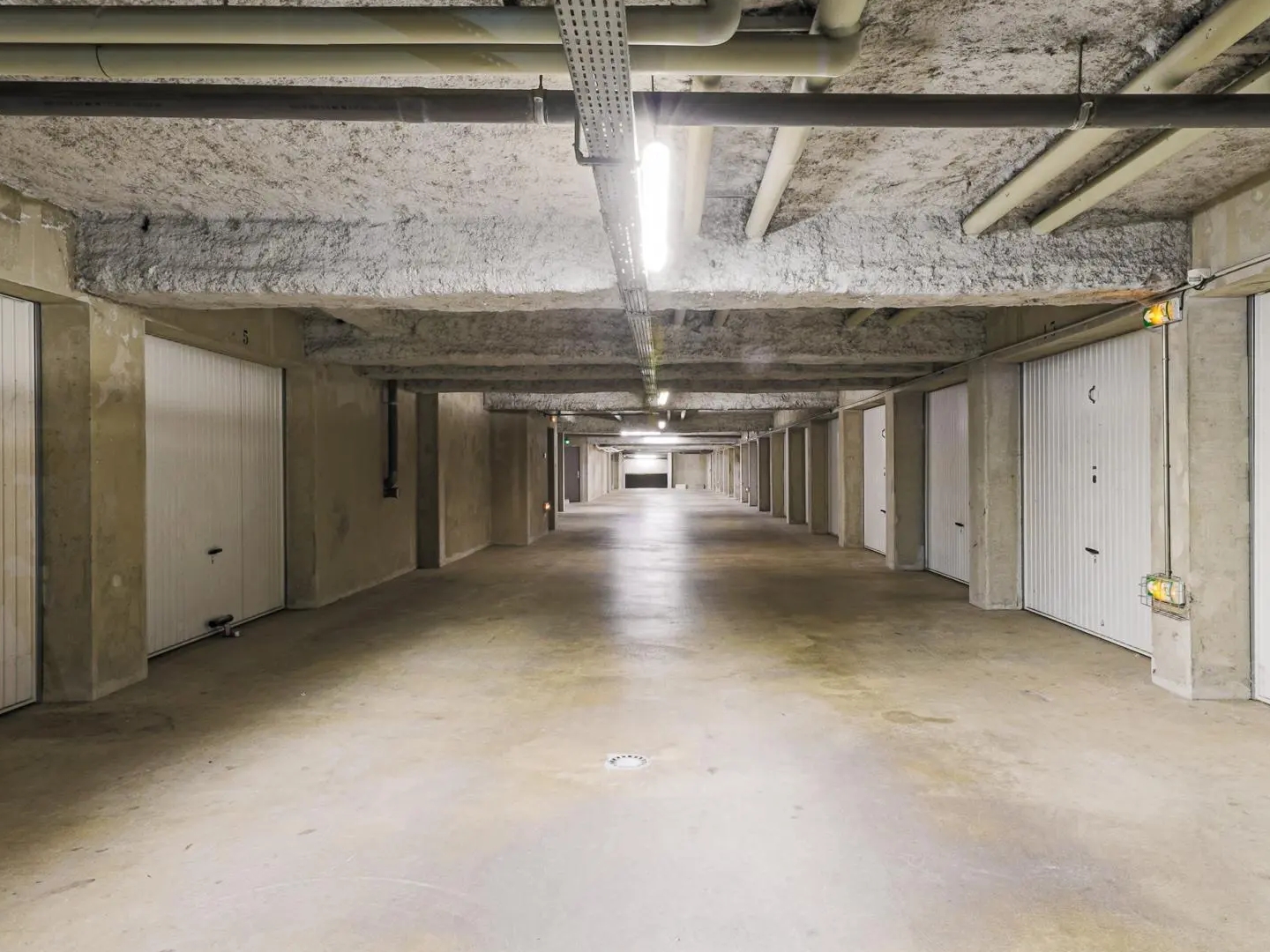 Parking / garage / box à vendre - 17m2 - Échirolles (38130)