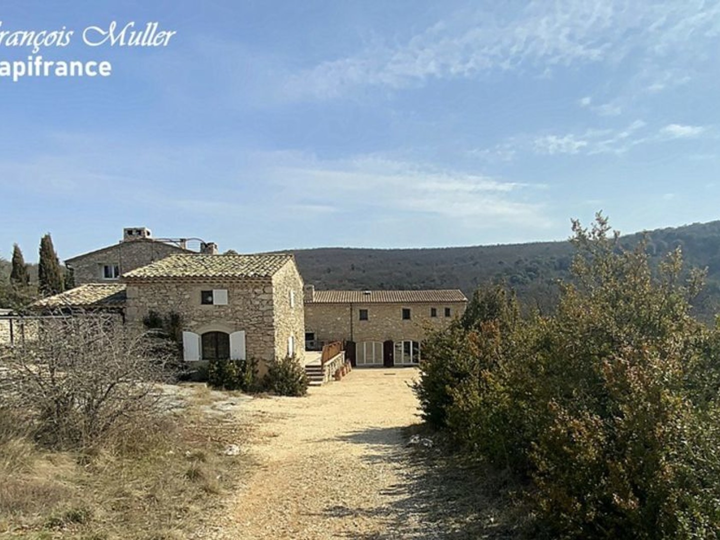 Propriété Gîtes et chambres d'hôtes 20 ha - 550 m2 à Banon