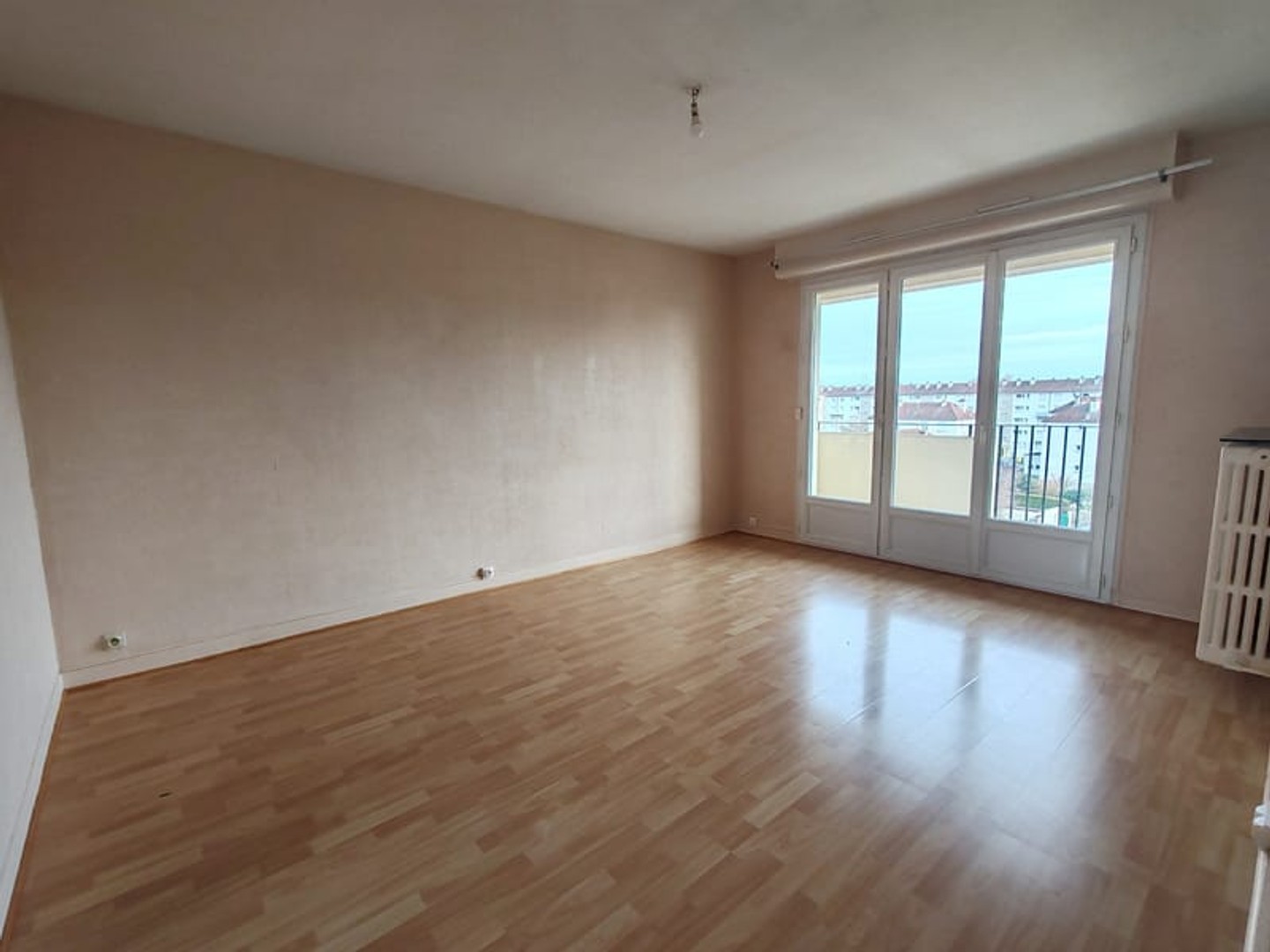 APPARTEMENT T2 - CHALONS EN CHAMPAGNE - 45 M2 - REF 760