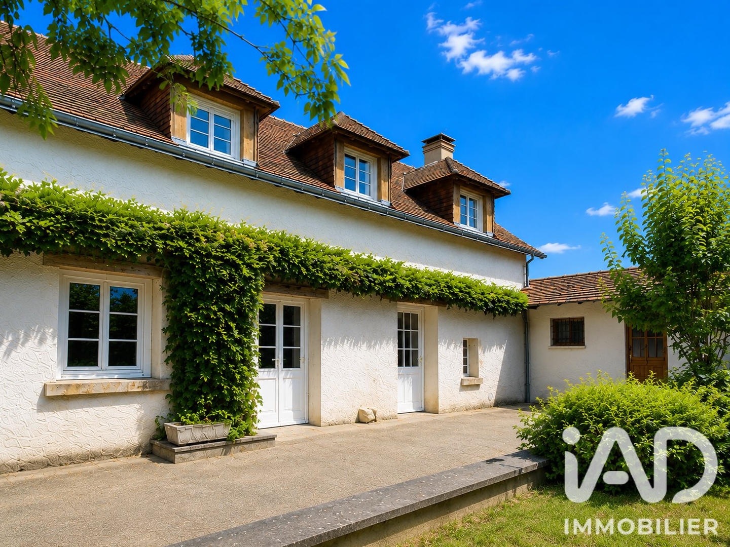 Maison à vendre - 7 pièces - 188m2 - Beaumont-Sur-Dême (72340)