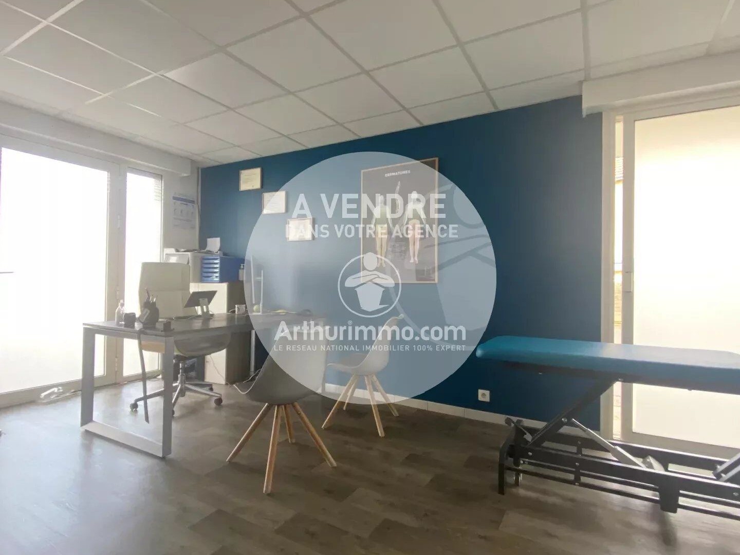 Local professionnel avec vitrine en plein centre de Saint Brevin l'Océan