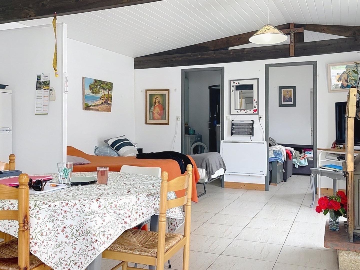 Maison + 15 garages sur 3 200 m² de terrain