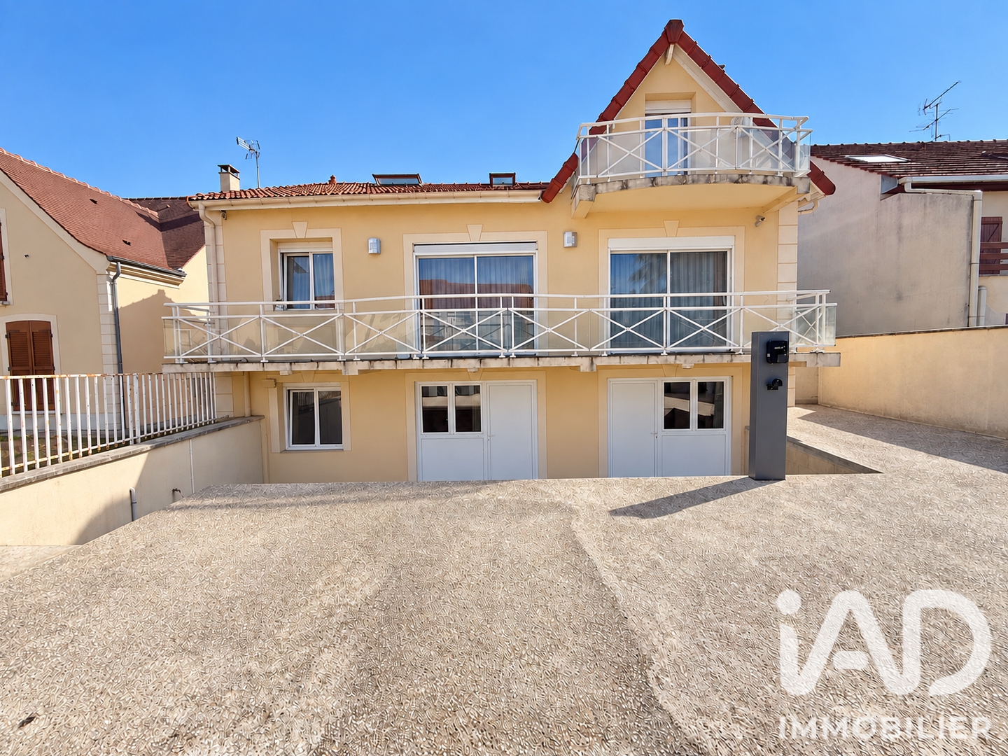 Maison 9 pièces 243 m²