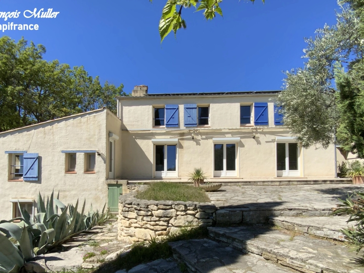Maison à vendre - 12 pièces - 325m2 - Pierrevert (04860)