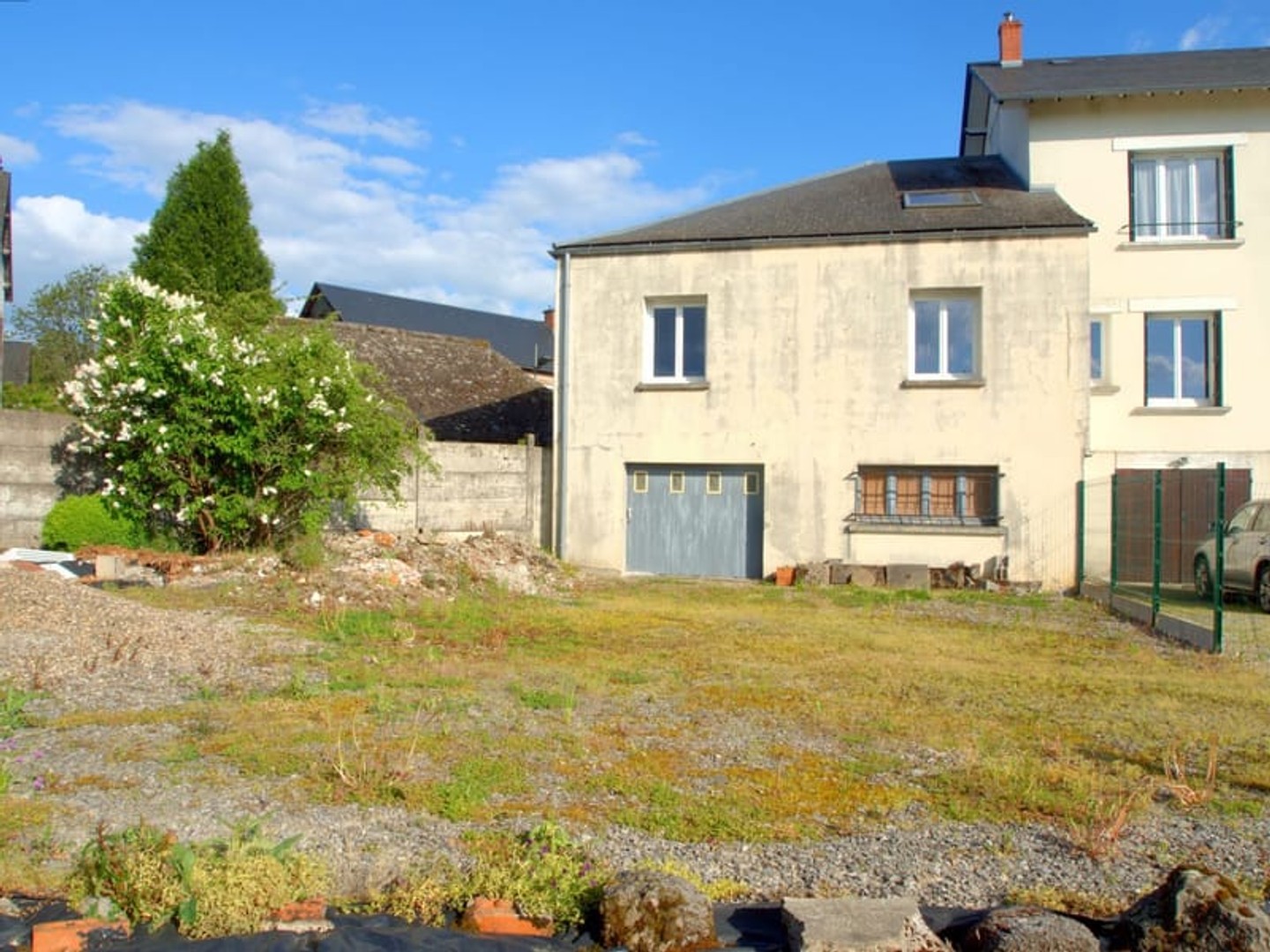 Local 6 pièces 180 m²