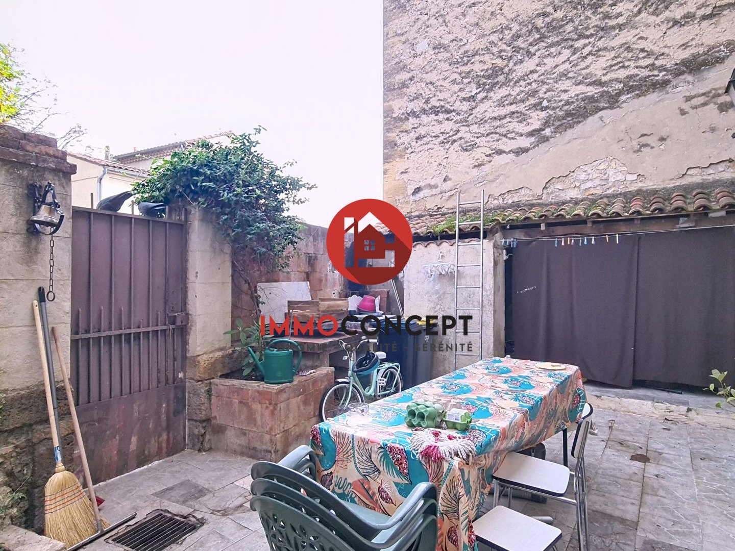 Maison à vendre - 5 pièces - 180m2 - Roquemaure (30150)