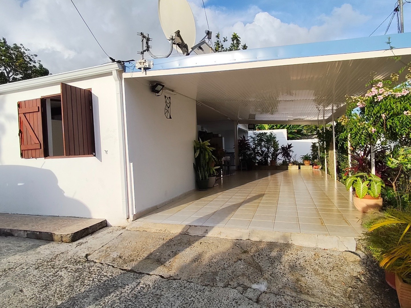 Maison à vendre - 6 pièces - 170m2 - Sainte-Rose (97115)