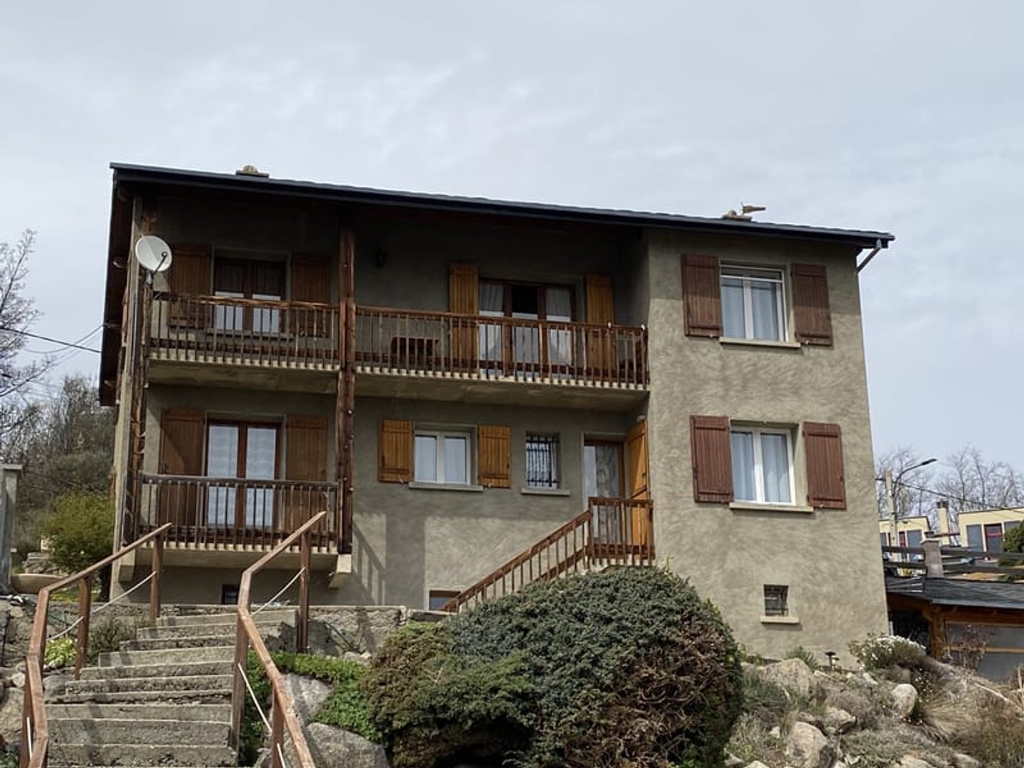 ANGOUSTRINE - Vente belle maison traditionnelle offrant une superbe vue