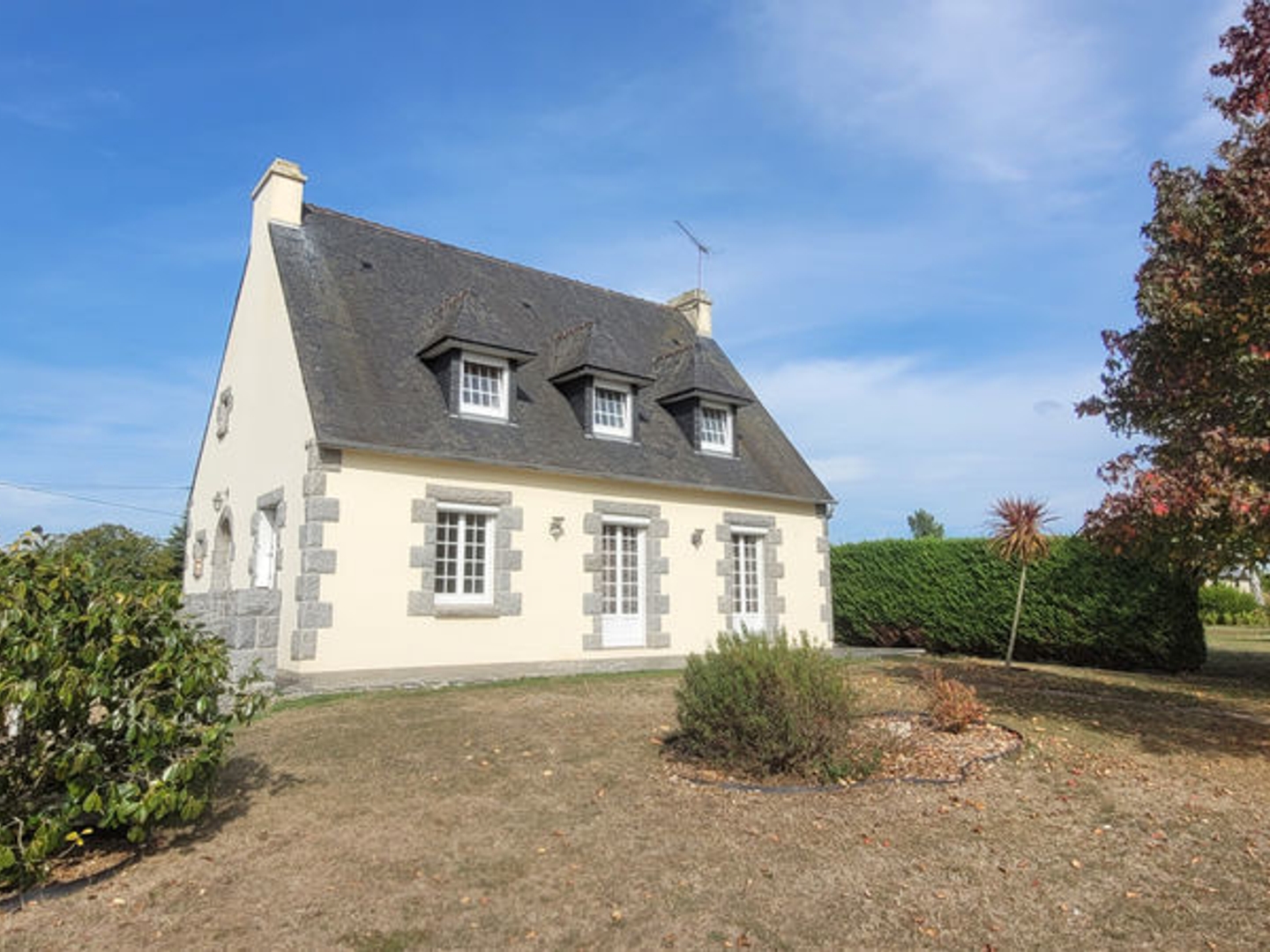 À VENDRE MAISON NÉO-BRETONNE AVEC JARDIN ARBORÉ PAIMPOL