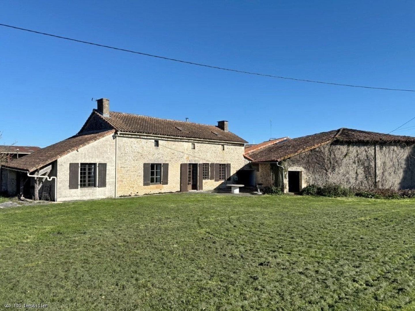 Havre de Paix à la Campagne Avec Grange, Piscine et Vues Imprenables