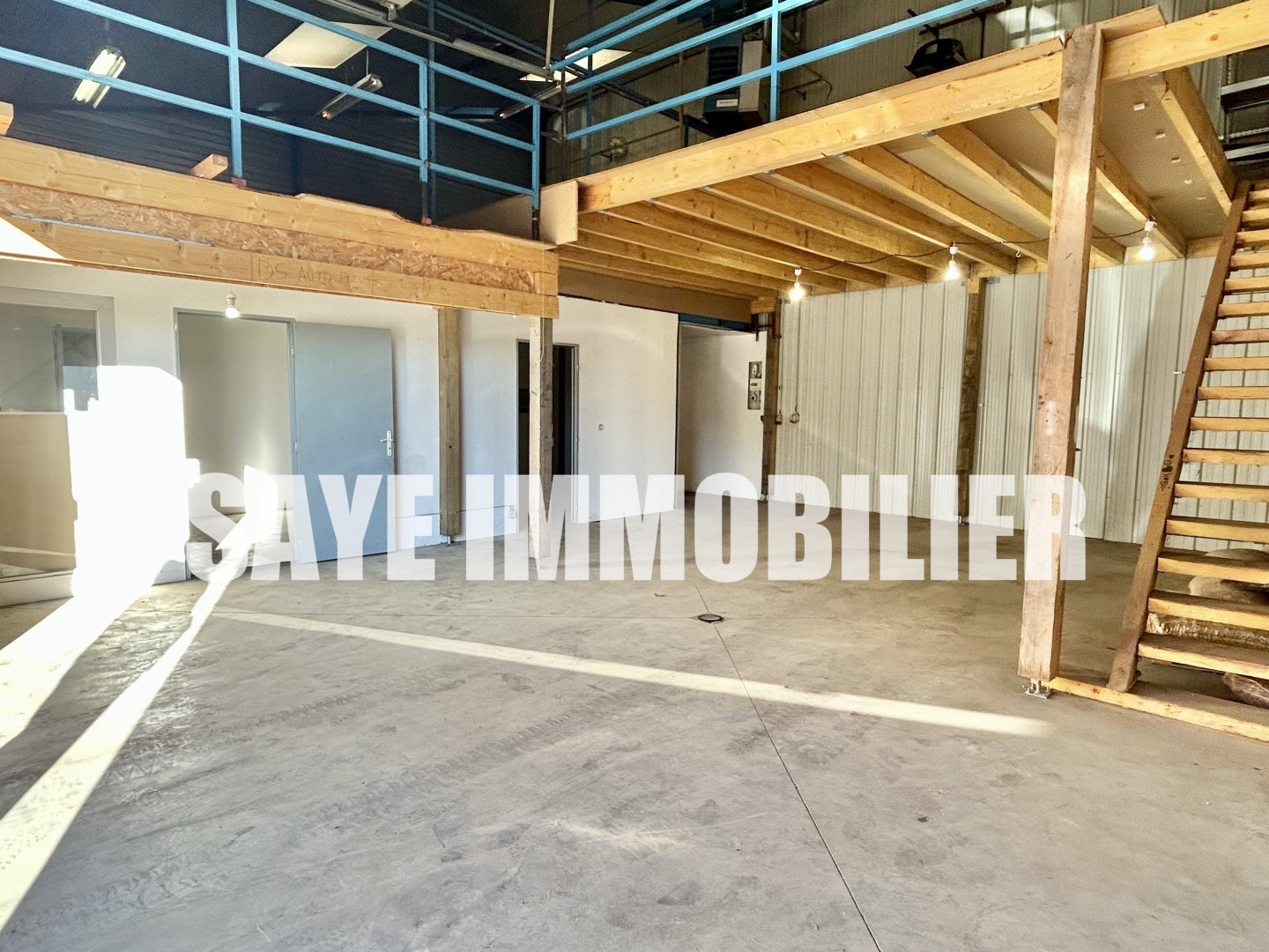 Entrepôt 180 m2 et parking de 93 m2 a vendre a Obernai