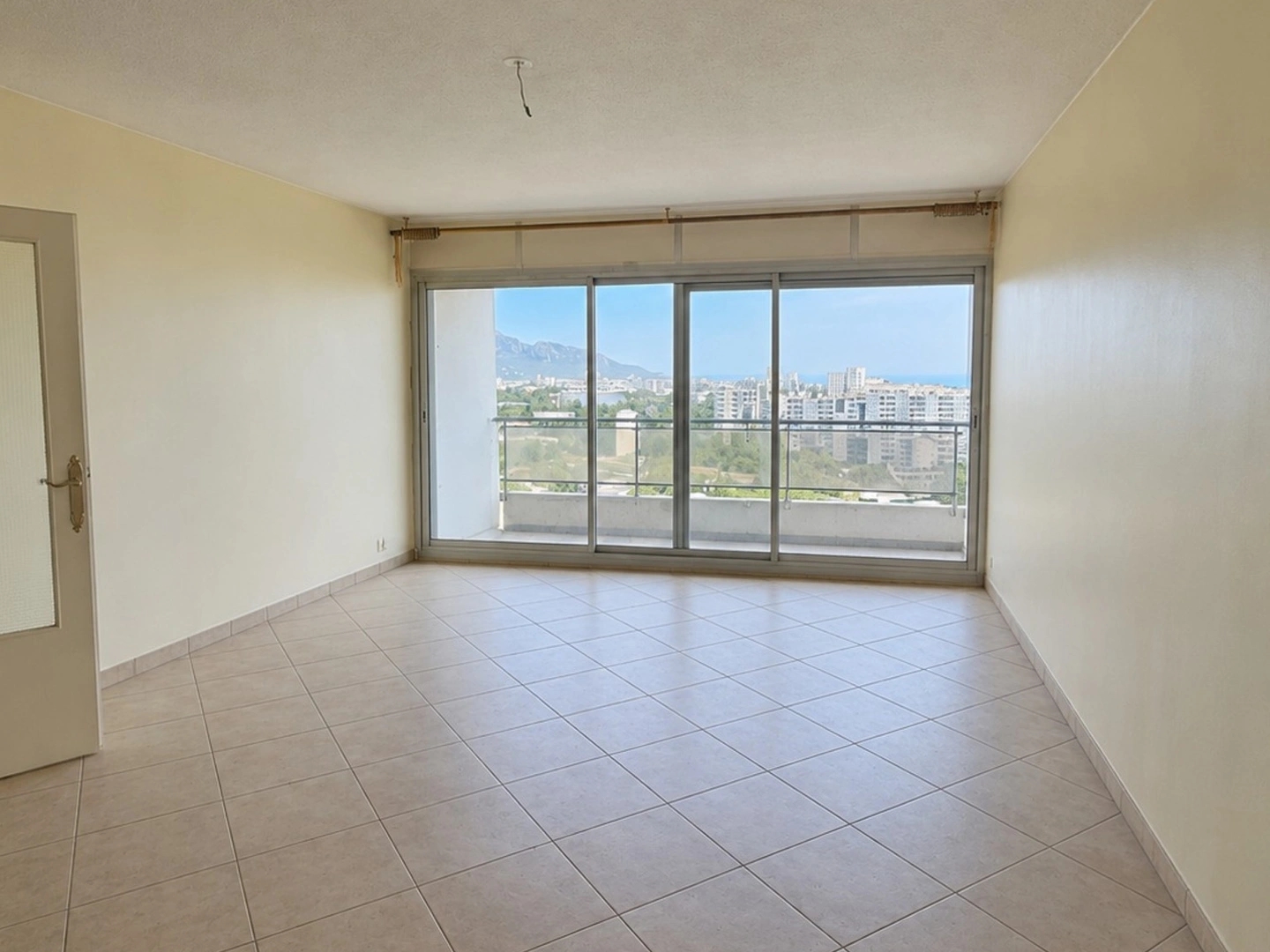 Appartement à vendre - 3 pièces - 68m2 - Marseille 10e (13010)
