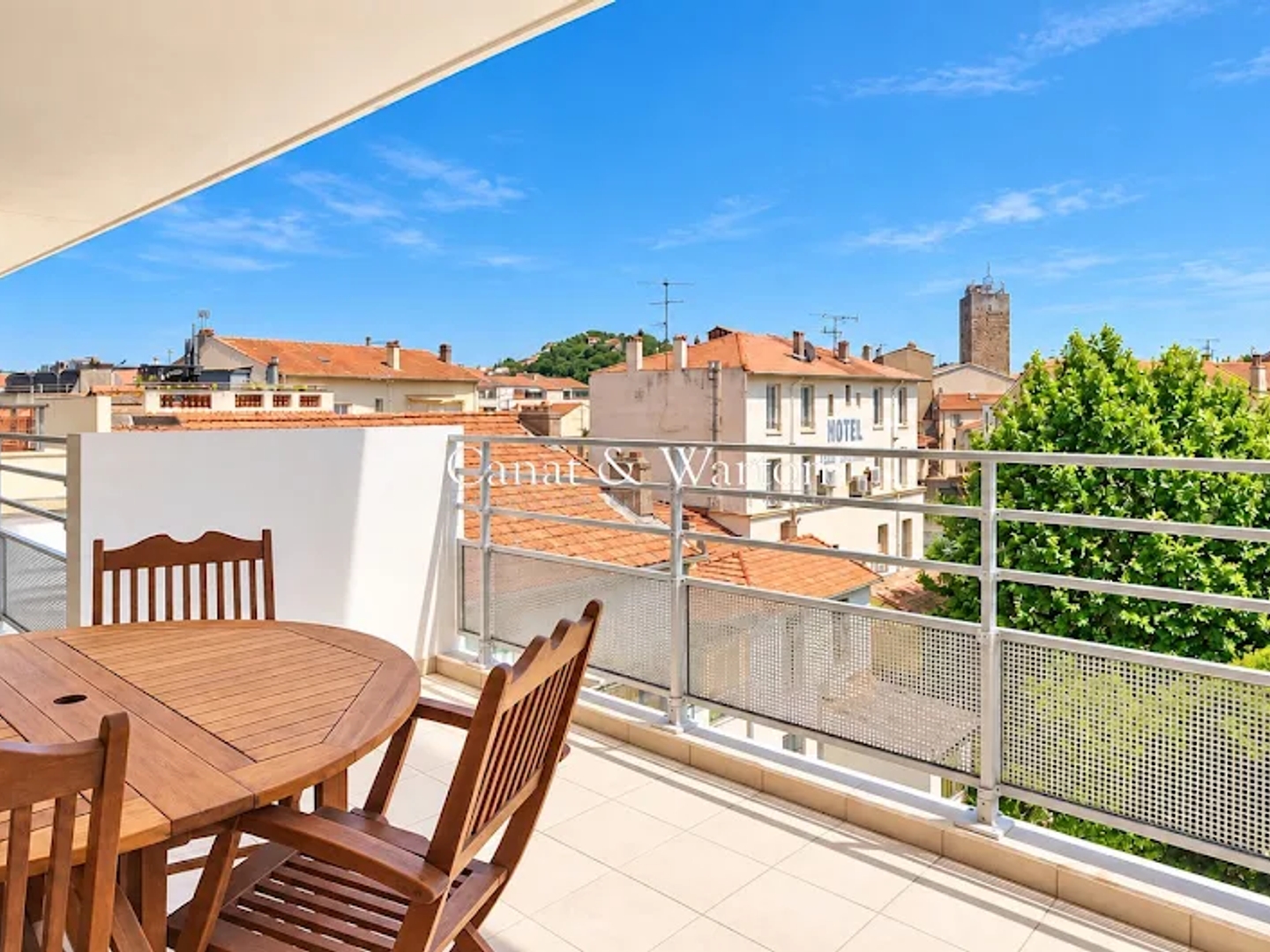 Appartement à vendre - 5 pièces - 126m2 - Saint-Raphaël (83700)