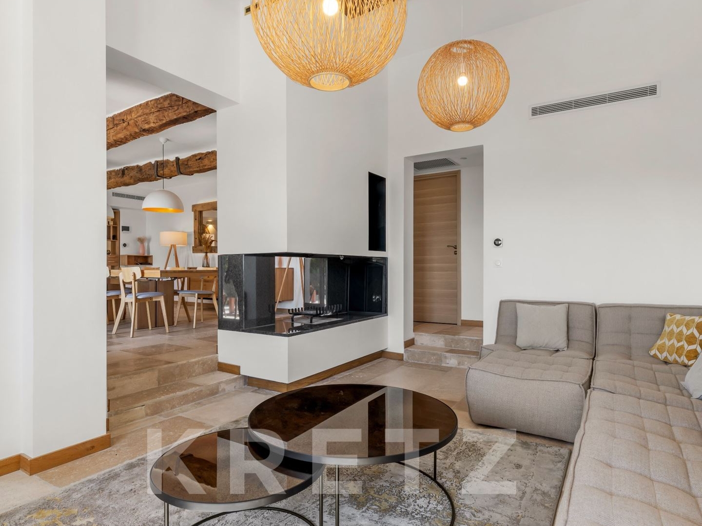 Maison à vendre - 7 pièces - 180m2 - Roquebrune-Sur-Ar... (83380)