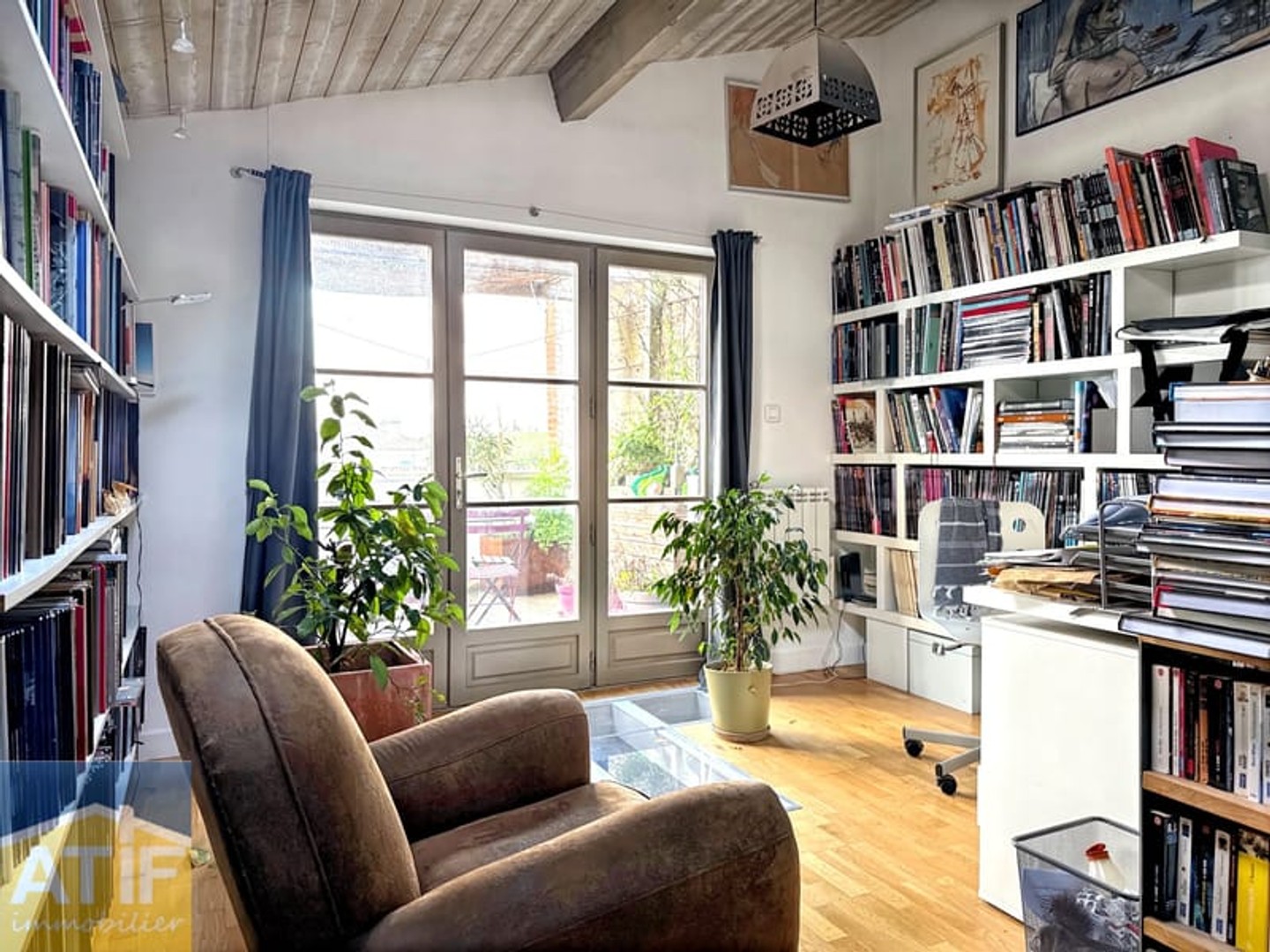 Immeuble à vendre - 7 pièces - 187m2 - Saint-Germain-Laval (42260)