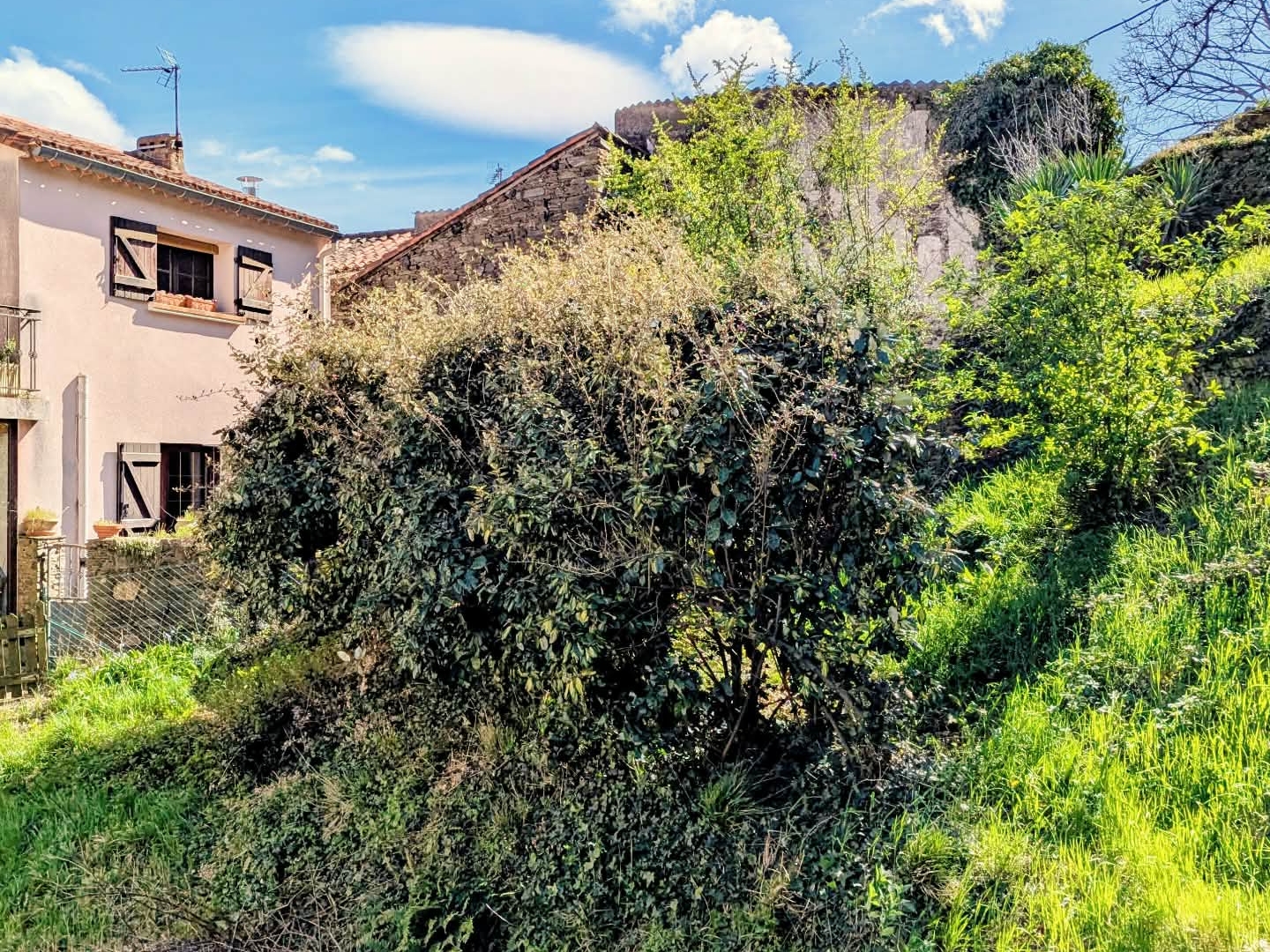 Terrain à vendre - 330m2 - Lamalou-Les-Bains (34240)