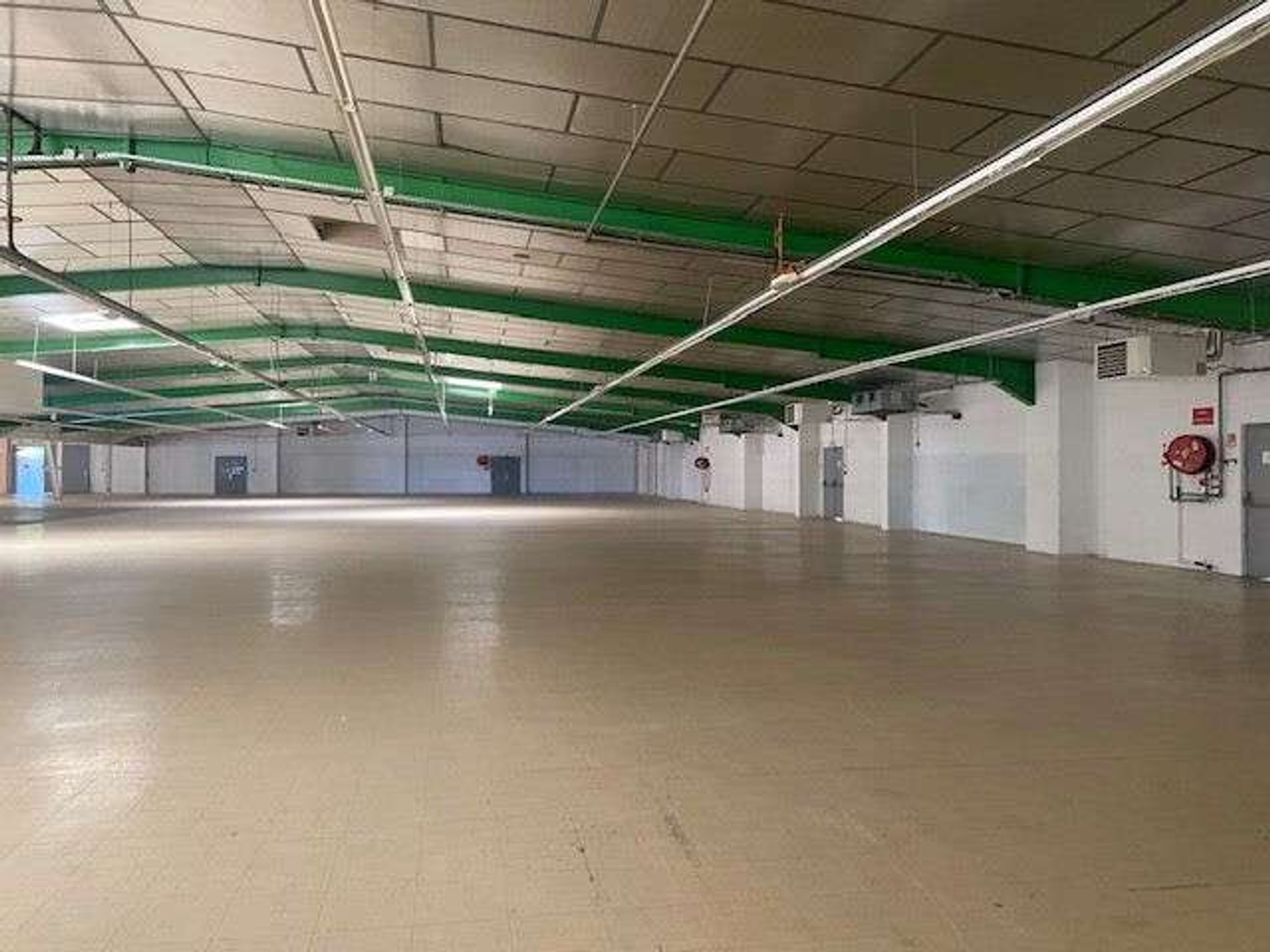 Locaux à vendre - 4250m2 - Ussel (19200)