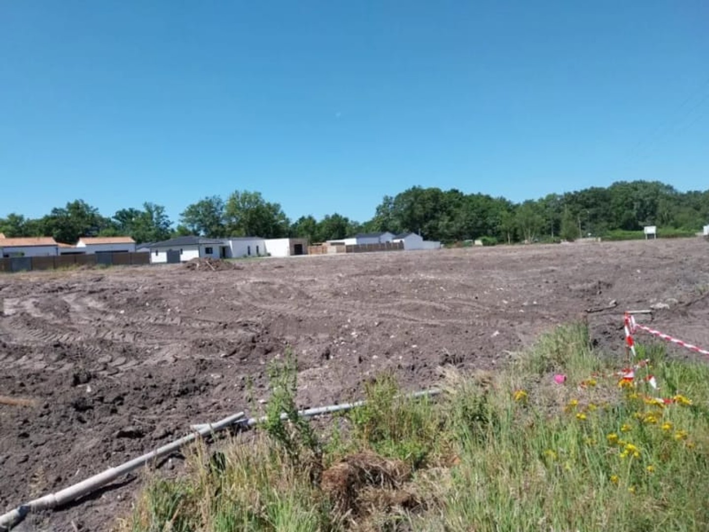 Terrain 300 m²
