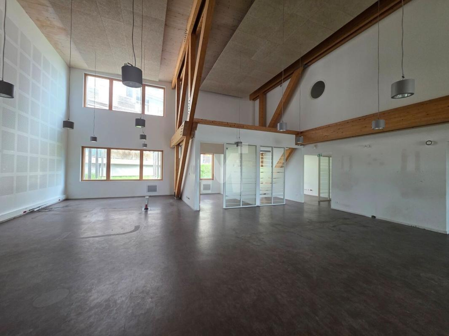 IMMEUBLE INDEPENDANT DE BUREAUX PROCHE GARE - A VENDRE OU A LOUER