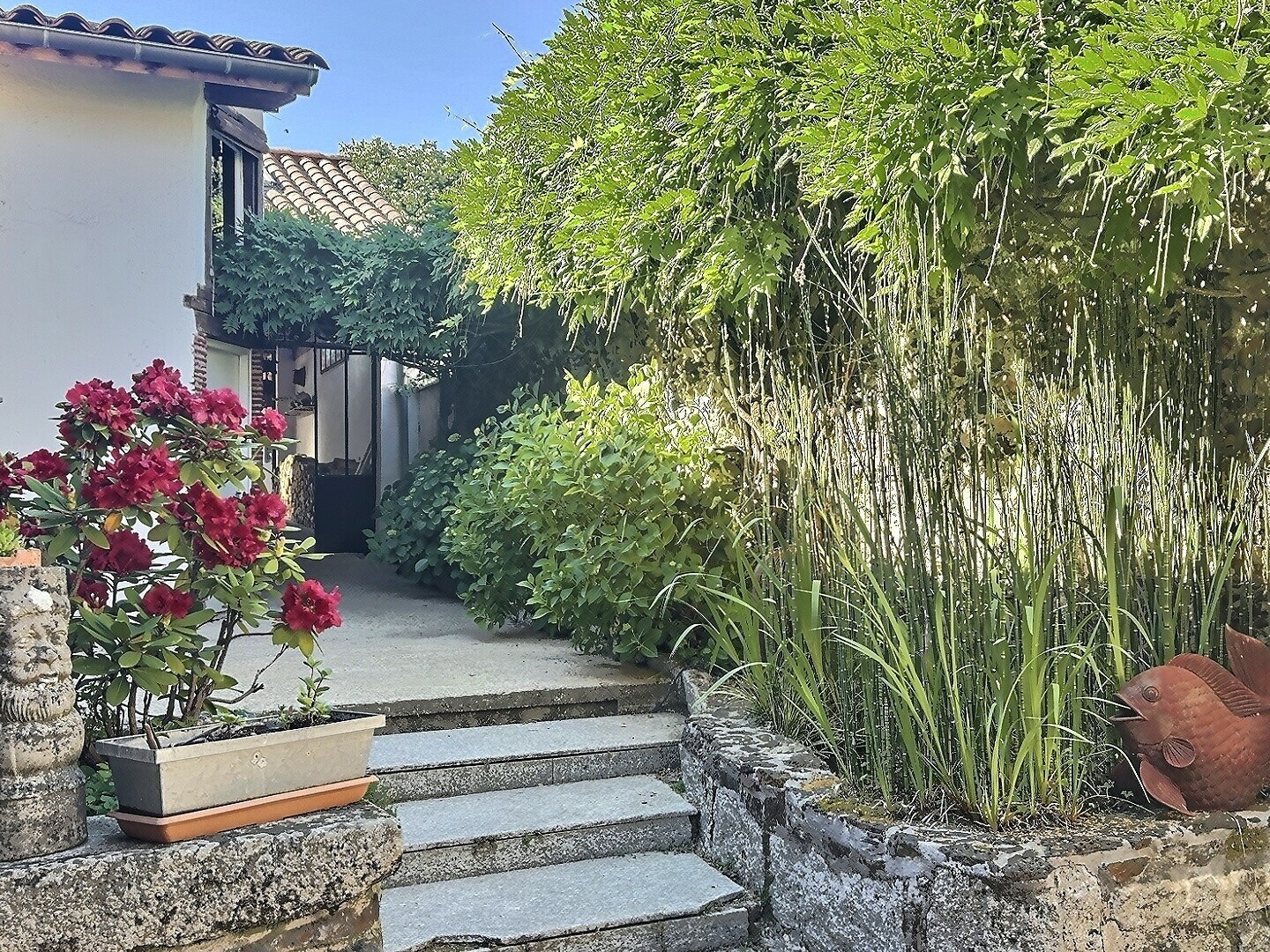 BELLE MAISON DE VILLAGE AVEC PISCINE