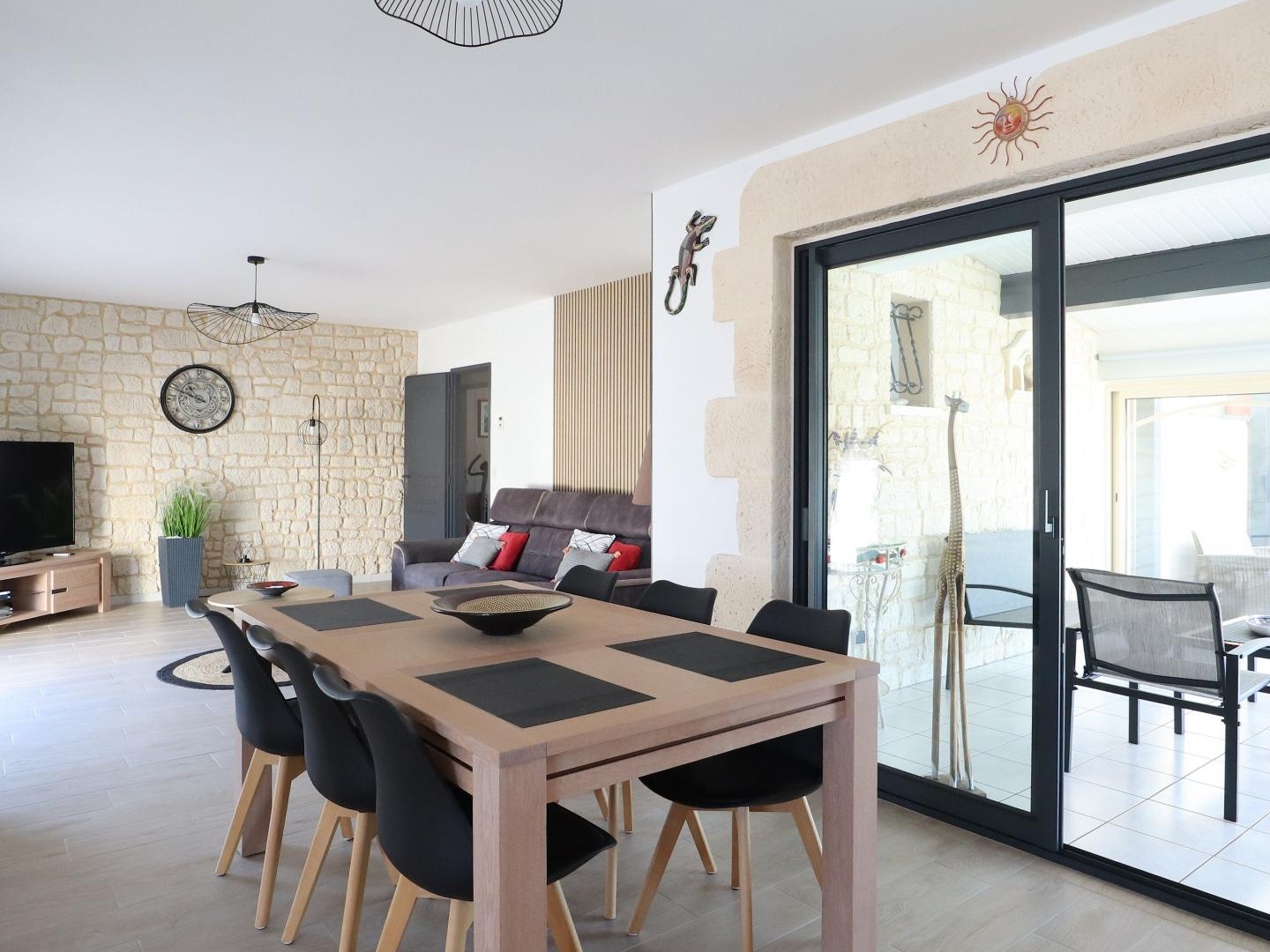 Maison à vendre - 7 pièces - 136m2 - Sauzé-Entre-Bois (79190)