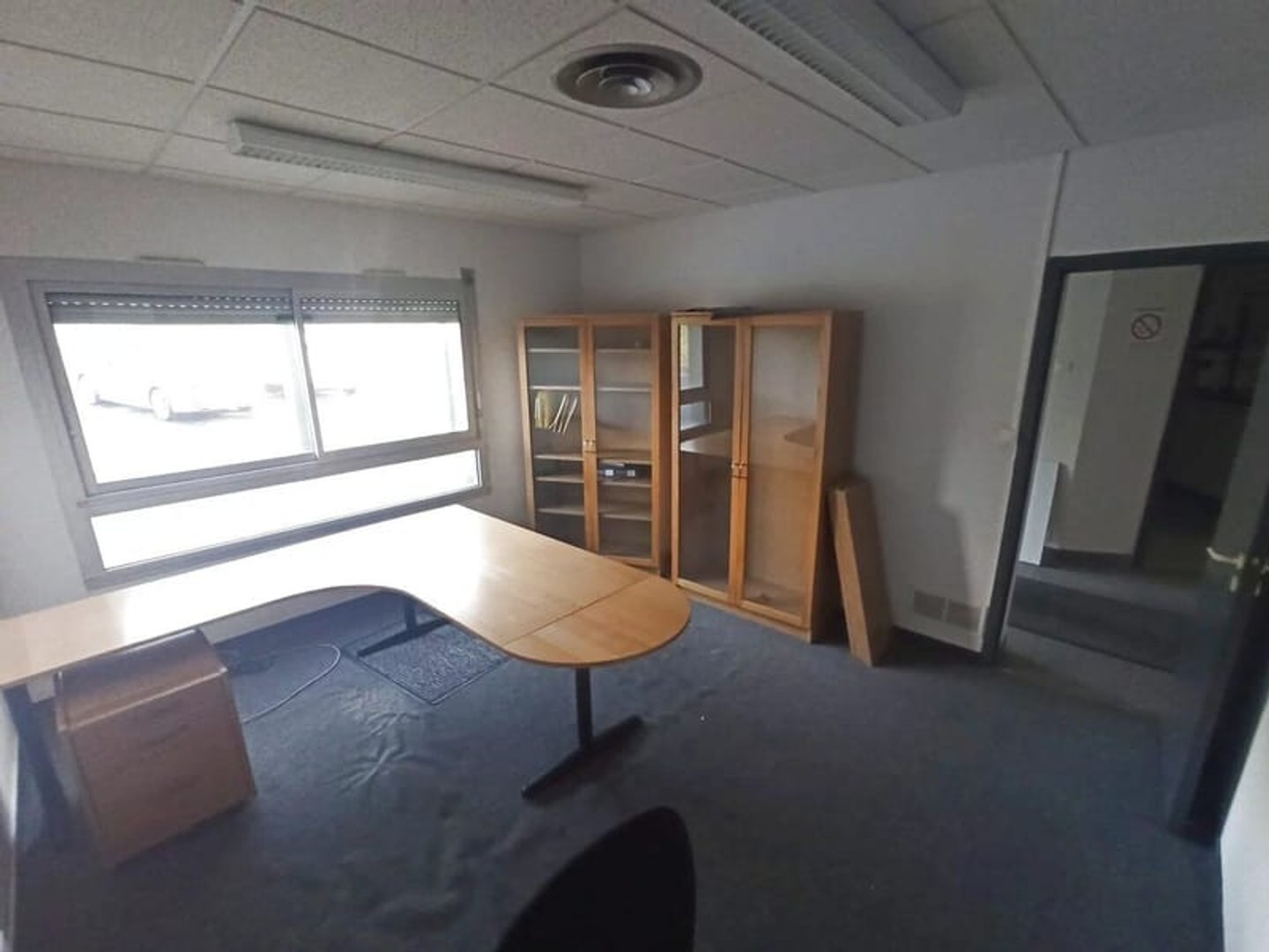 VENTE, PROCHE ST JUNIEN, 1.300m2 ATELIERS/BUREAUX