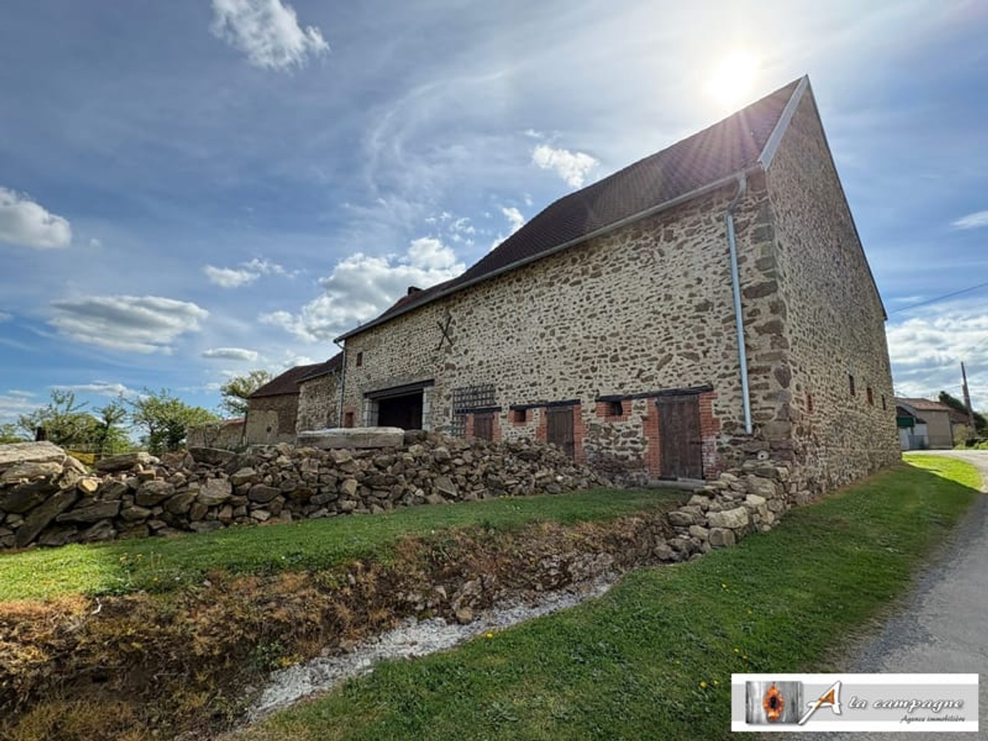 Maison à vendre - 4 pièces - 95m2 - Chambon-Sur-Voueize (23170)