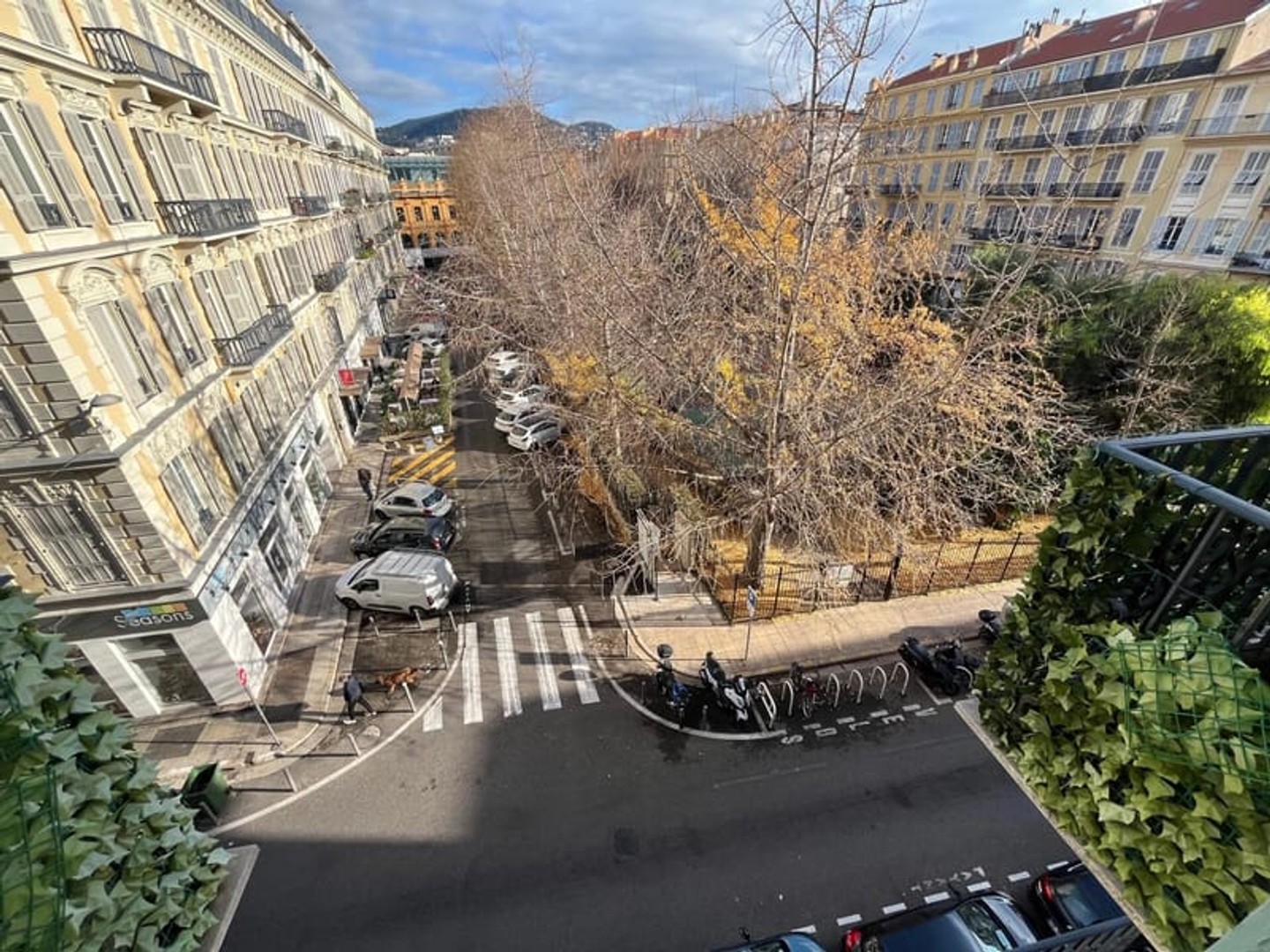 ETAGE BALCONS PLACE WILSON