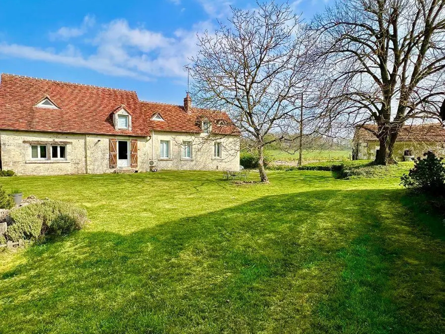 Maison à vendre - 8 pièces - 205m2 - Luçay-Le-Mâle (36360)