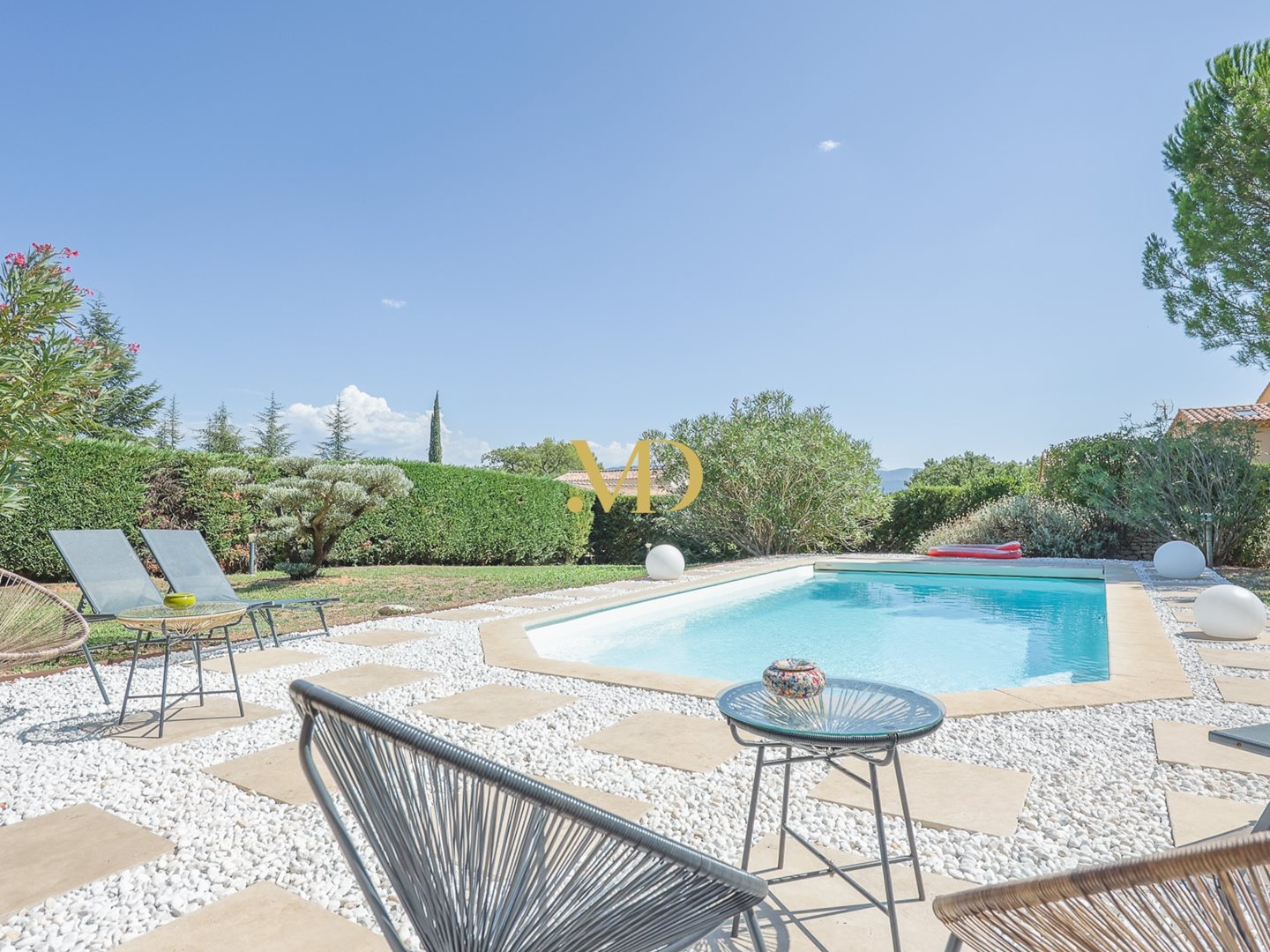 Maison à vendre - 6 pièces - 140m2 - Saint-Saturnin-Lè... (84490)