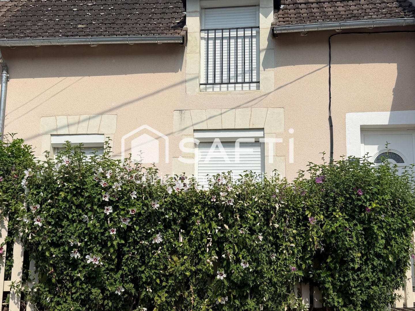 Maison rénovée avec terrain sans vis-à-vis dans le centre de DANGE SAINT ROMAIN Ideal investisseur