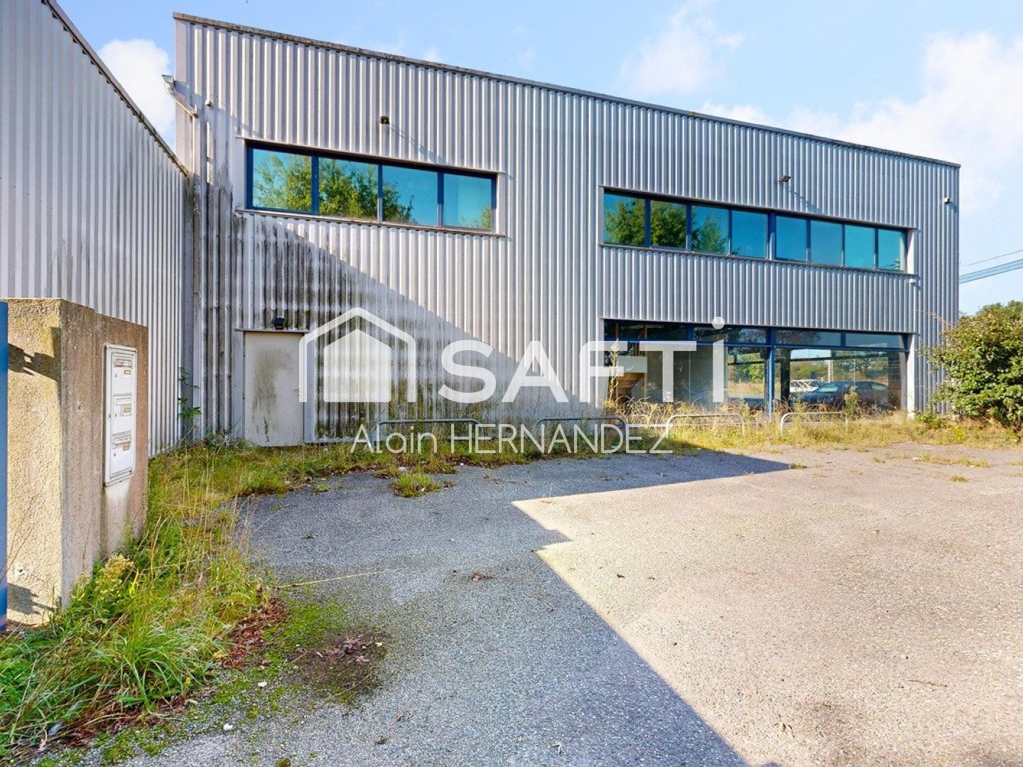 ? À LOUER  ENTREPÔT + BUREAUX  SAINT-GAUDENS