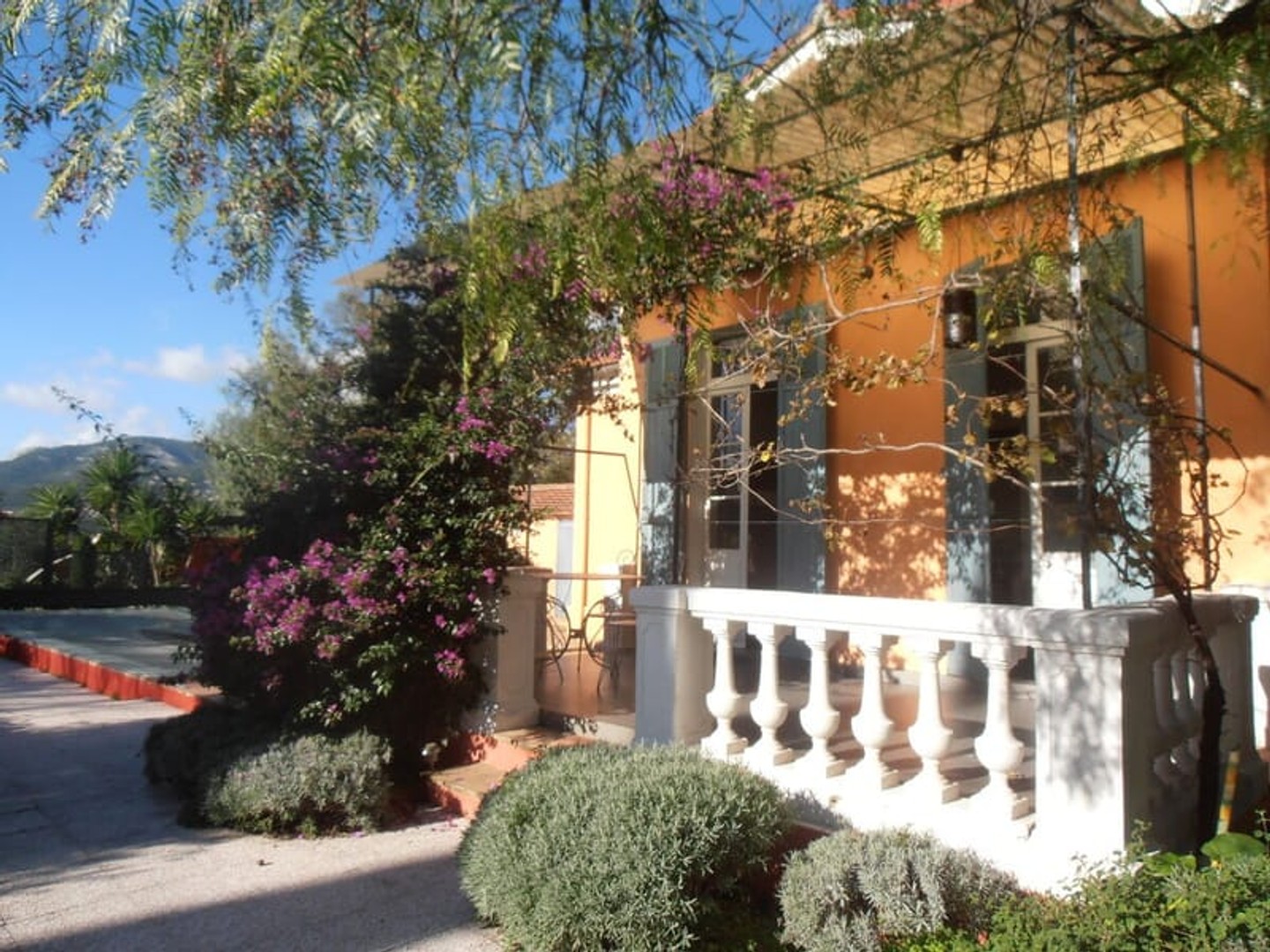Maison à vendre - 4 pièces - 88m2 - Le Revest-Les-Eaux (83200)