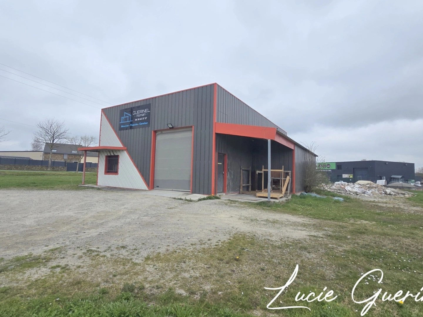 Local 4 pièces 200 m²