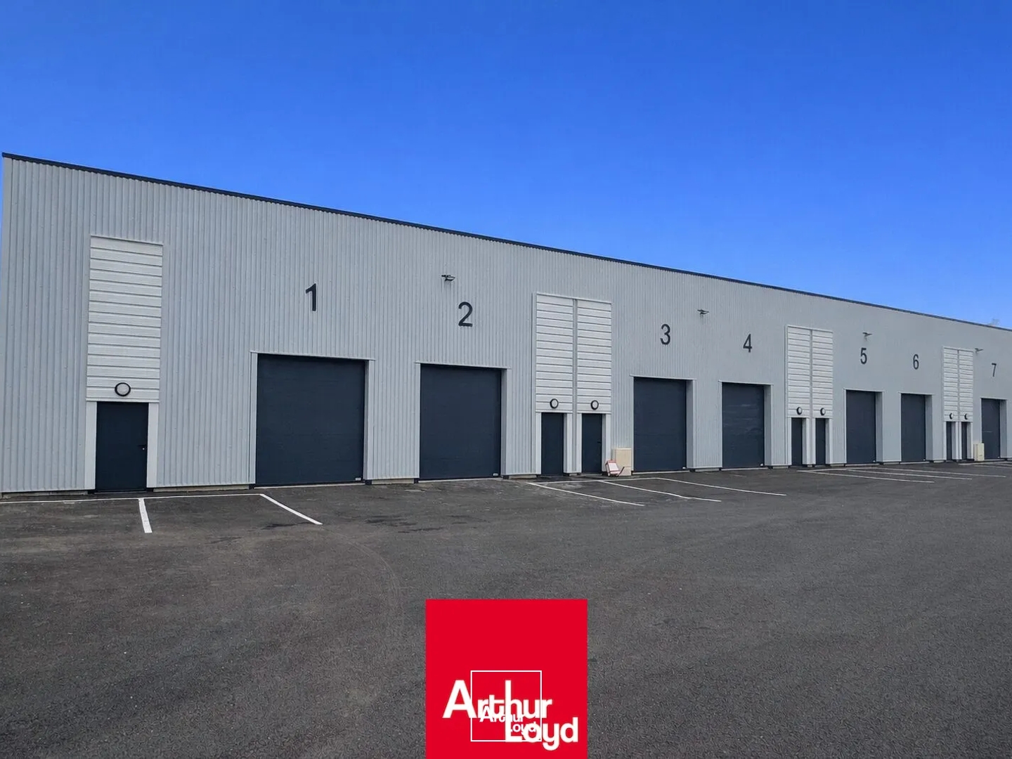 Locaux à vendre - 2735m2 - L'arbresle (69210)
