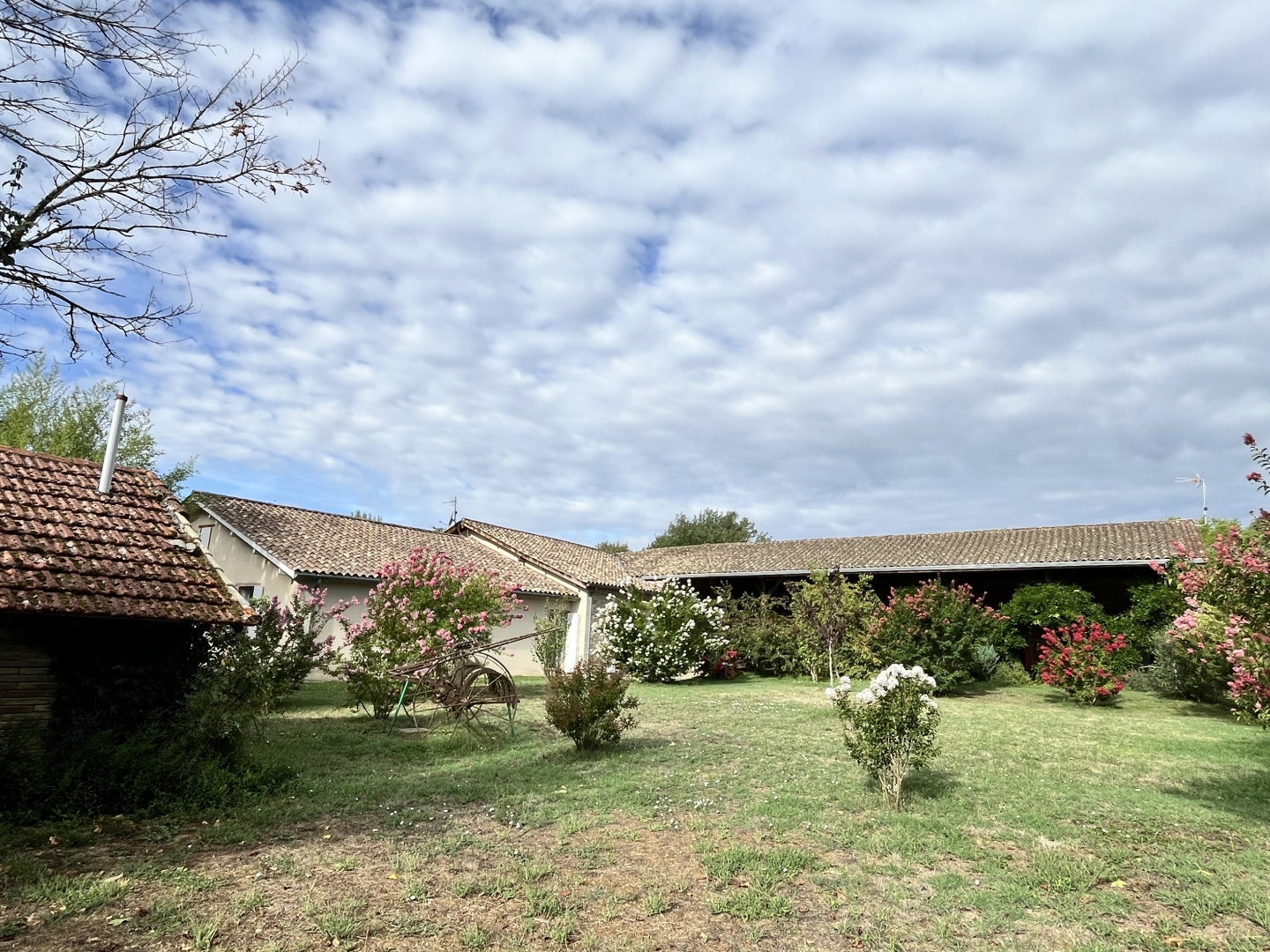 Belle propriété de 375 m² - 5 chambres - Piscine - Dépendances - Prestations de qualité
