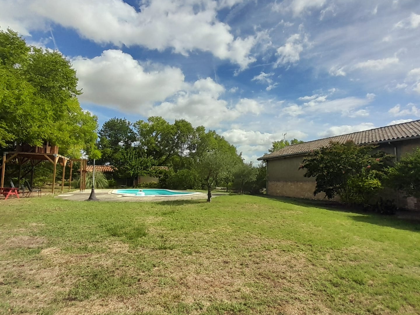 Maison à vendre - 9 pièces - 375m2 - Mauvezin (32120)