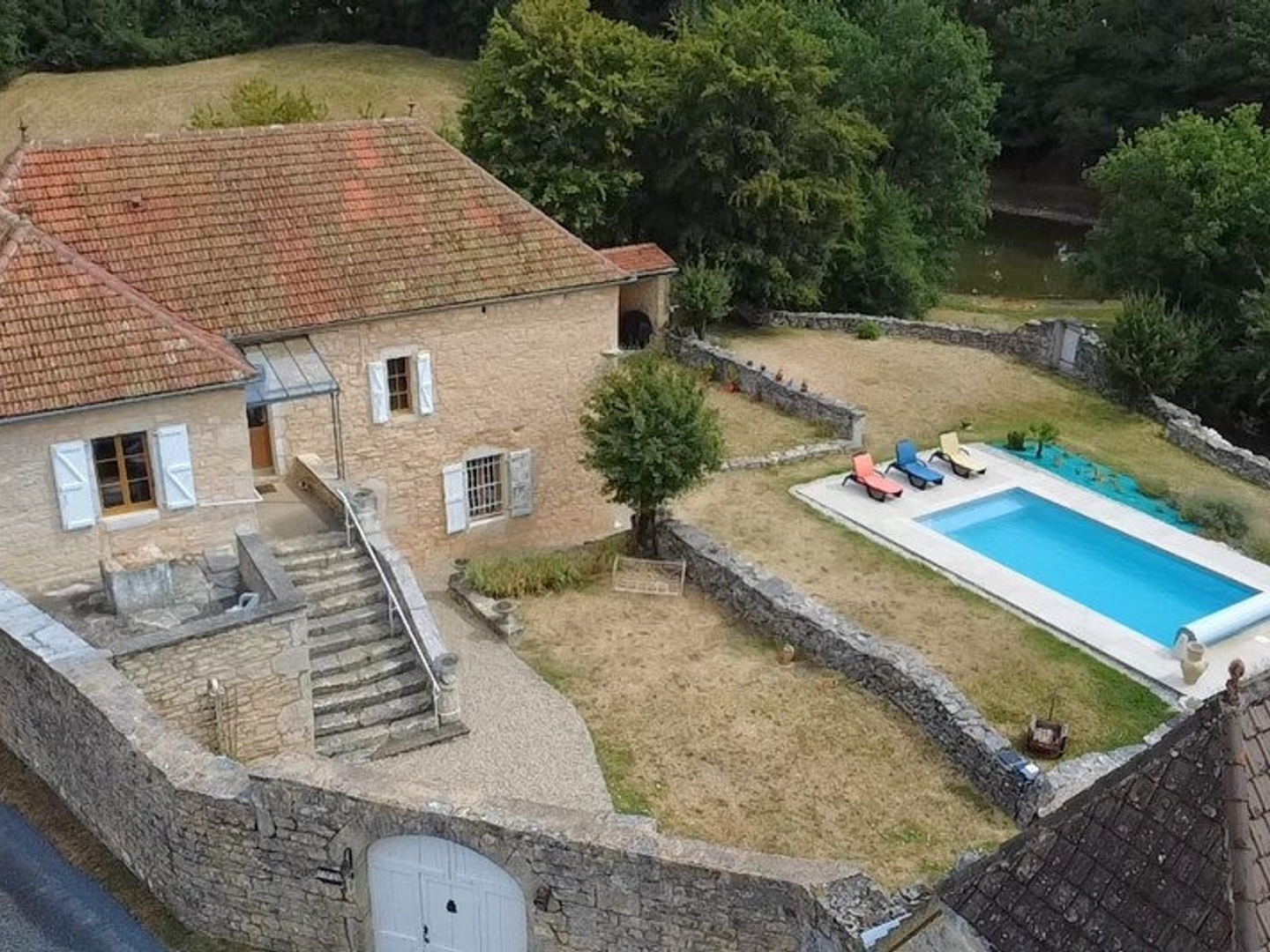 Magnifique maison en pierre restaurée avec piscine