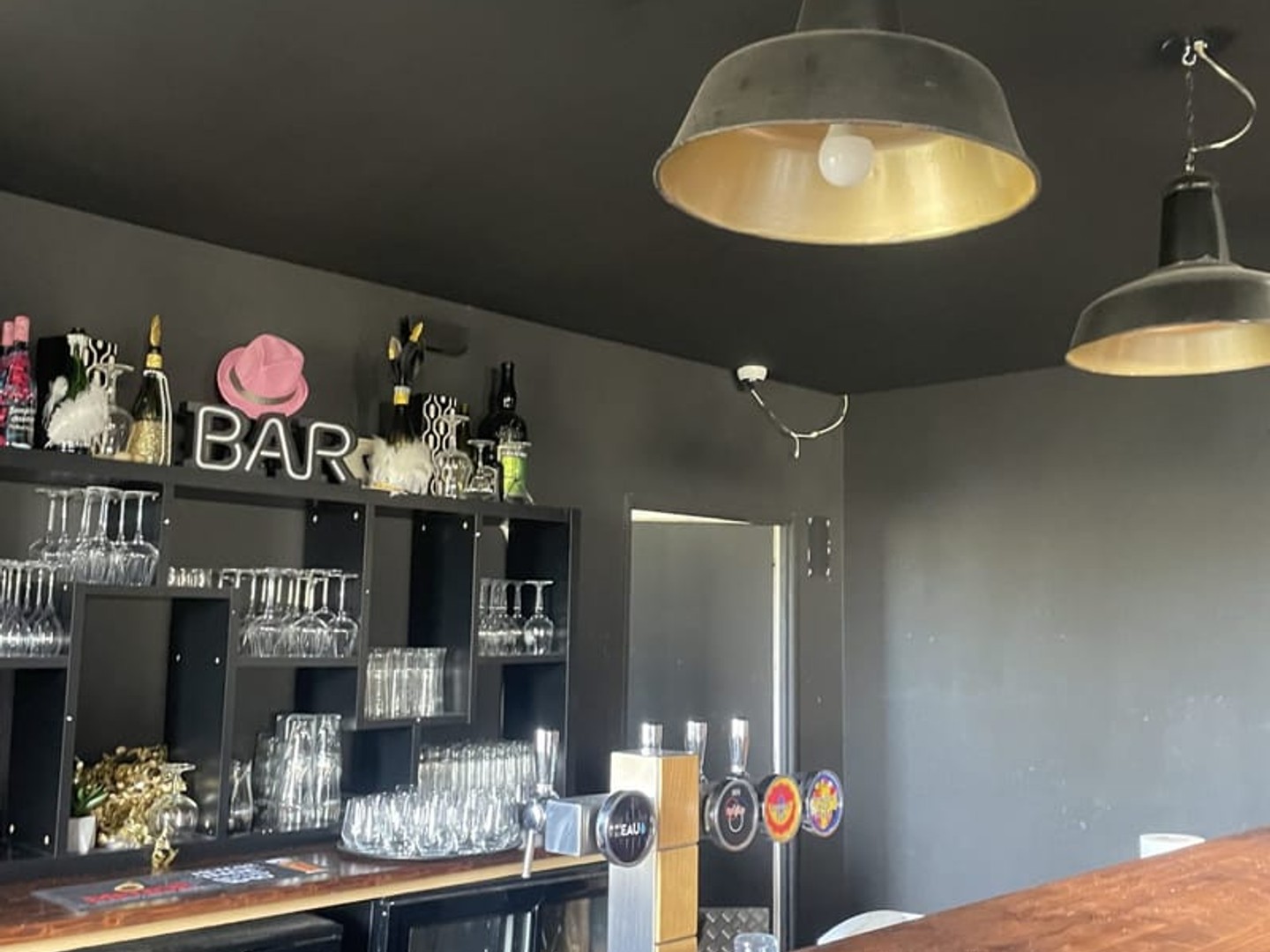 Locaux à vendre - 468m2 - Saint-Priest (69800)