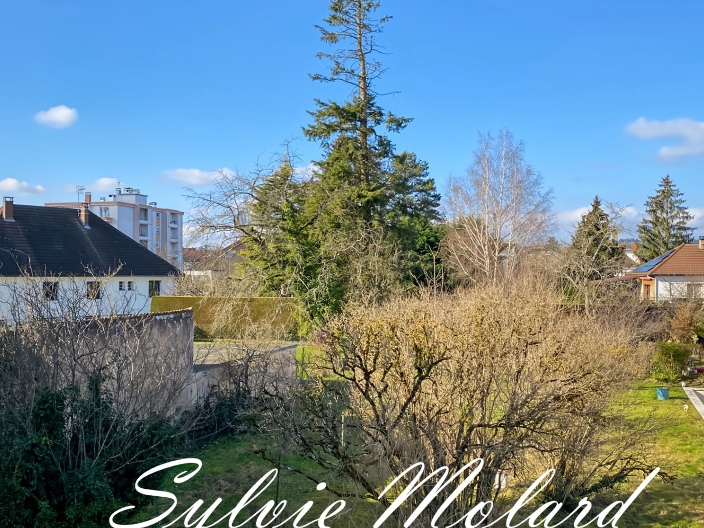 maison familiale de 146m2 - 6 pièces - jardin - fort potentiel de rénovation - Dole