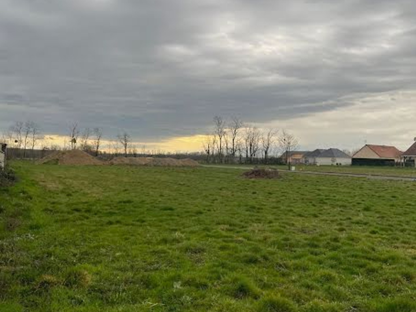 Terrain 759 m²