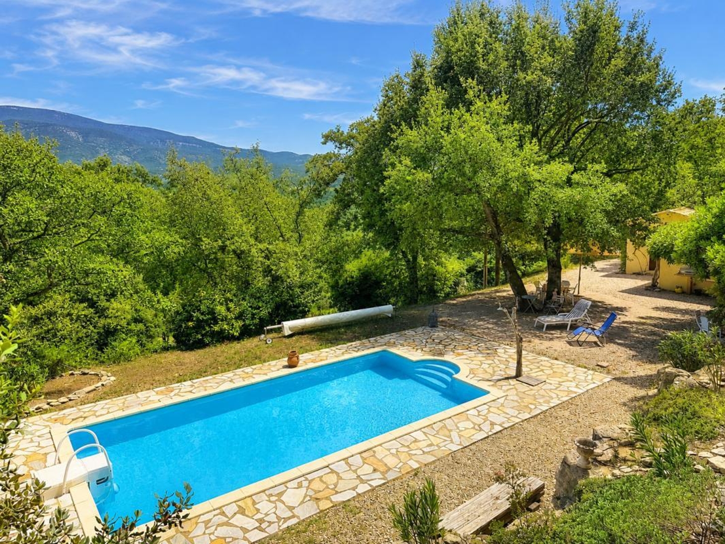 Vends propriété - 49 m² - 3 pièces, 2 chambres - Vaison-la-Romaine 84110