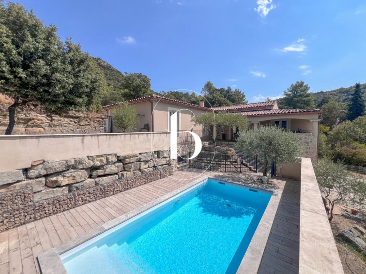Mas provençal 5 pièces 120 m²