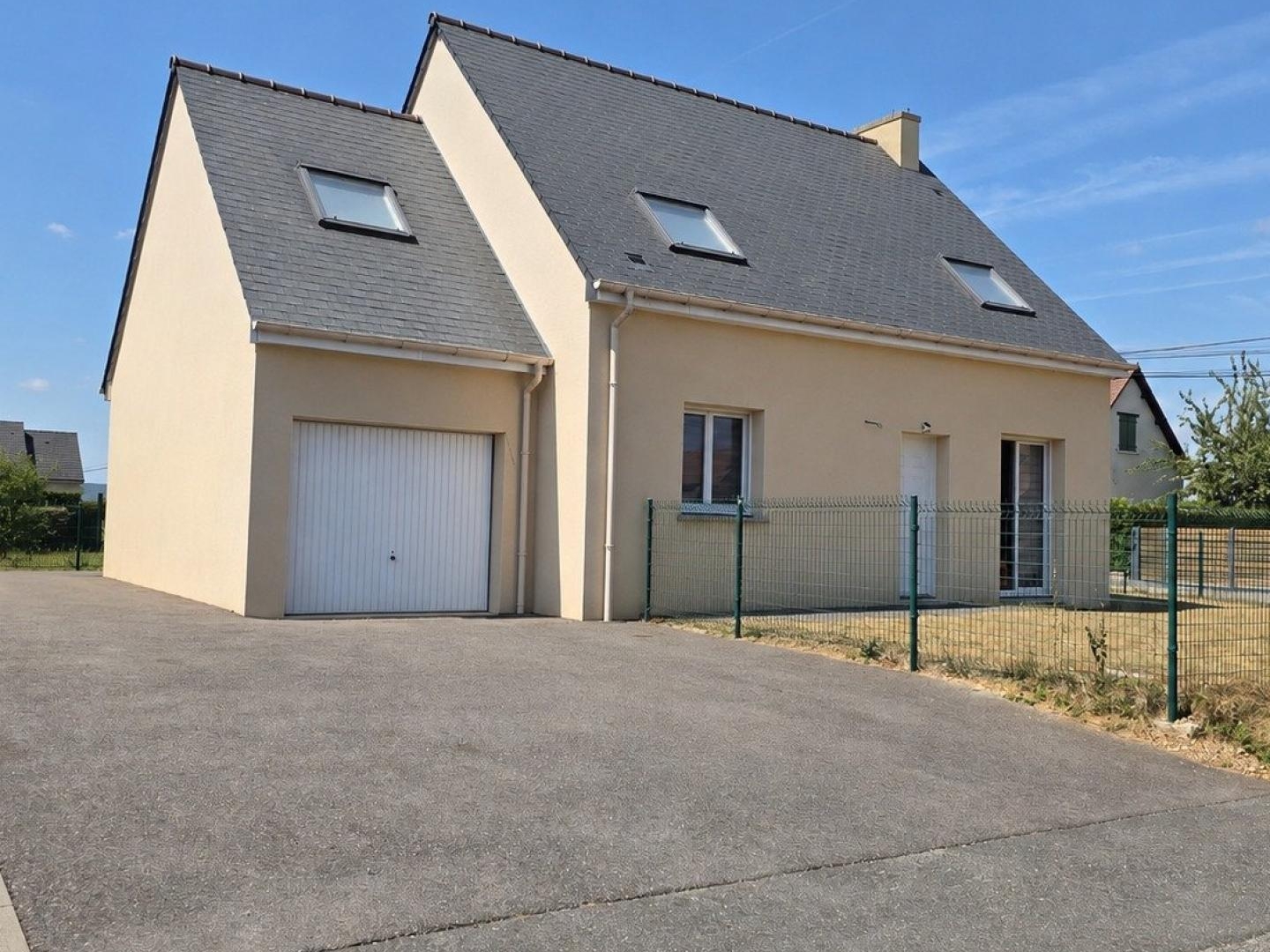 En exclusivité - Belle maison 4 chambres, prête à emménager