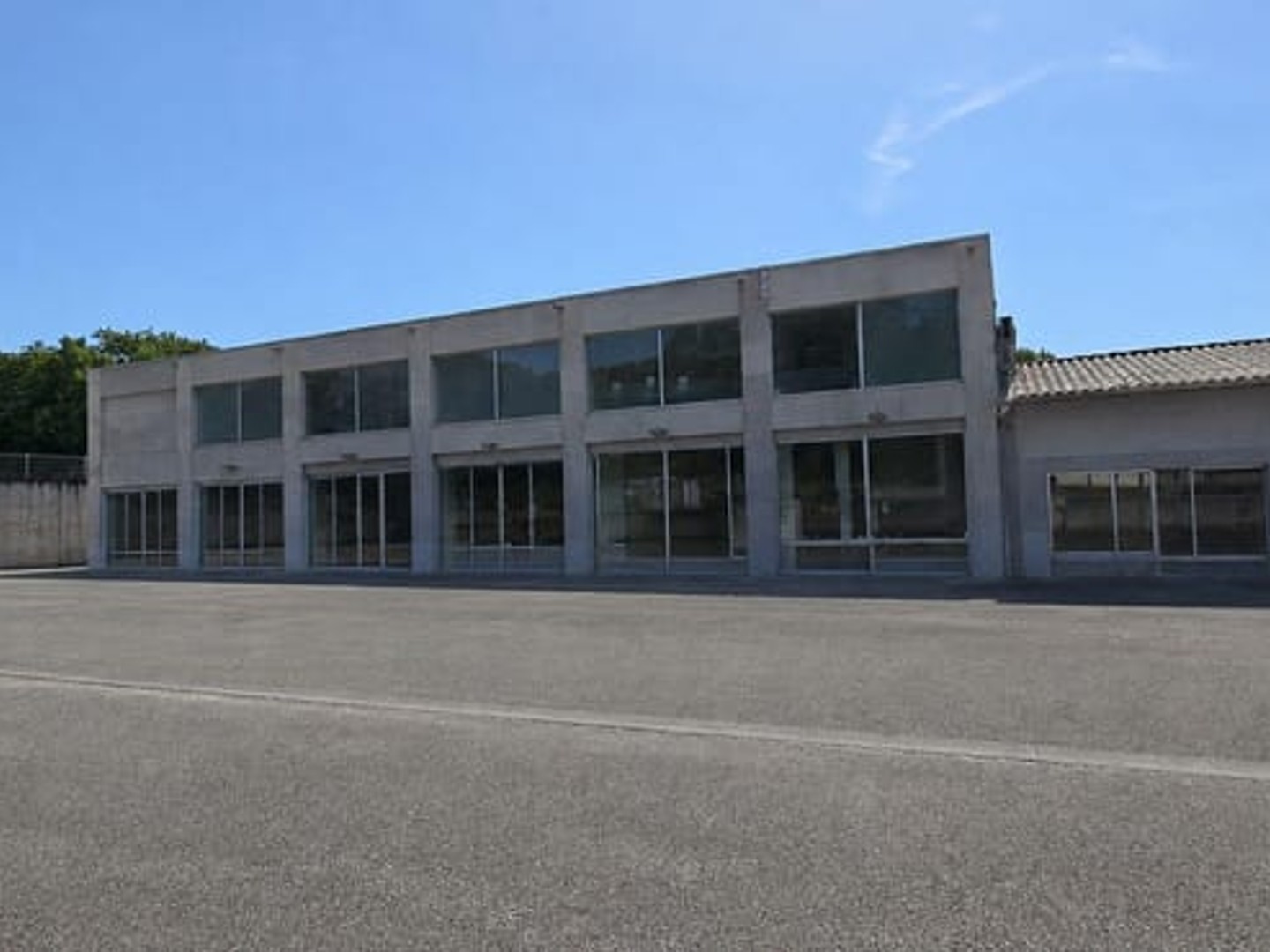 Immeuble commercial 250 m²