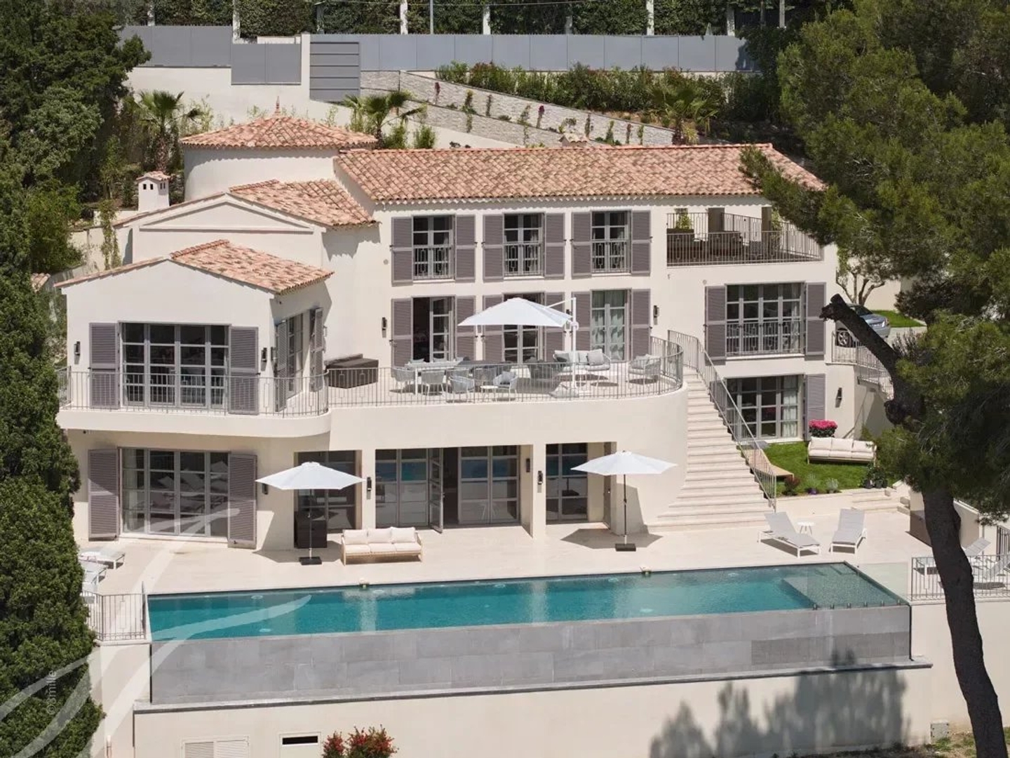 Hauteur de Cannes Villa récemment rénovée