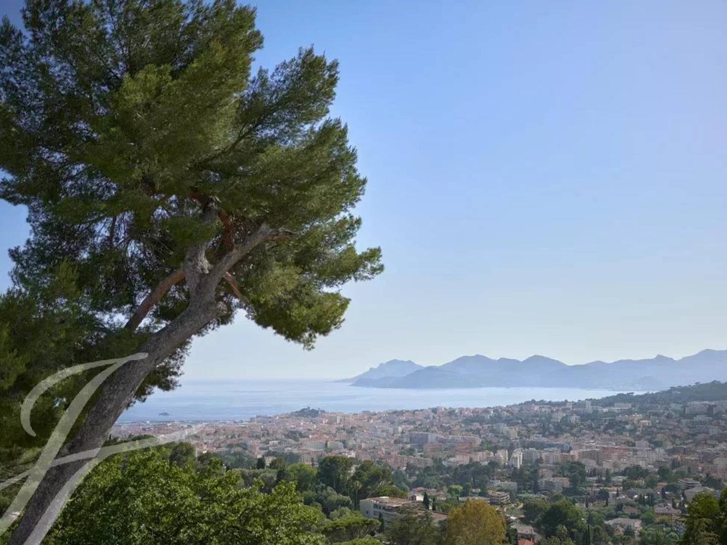 Maison à vendre - 7 pièces - 450m2 - Cannes (06400)