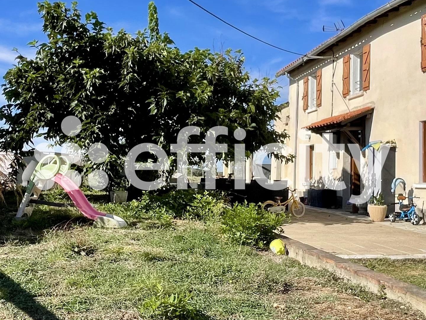 Maison 8 pièces 235 m²