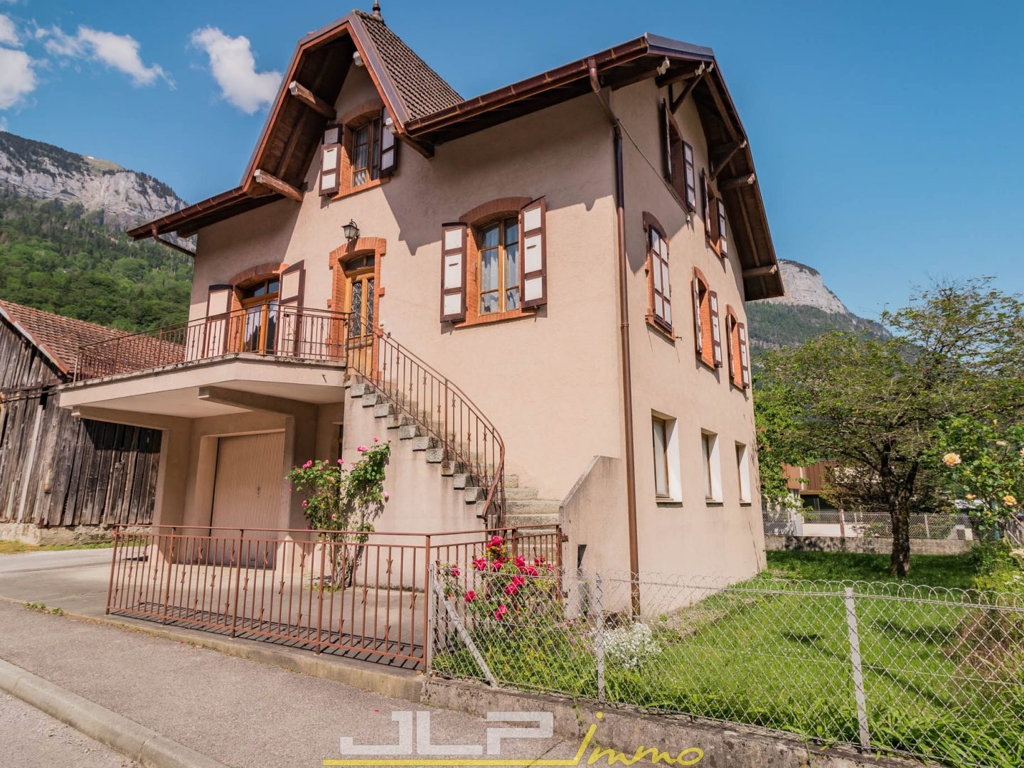 Maison à vendre - 8 pièces - 194m2 - Magland (74300)