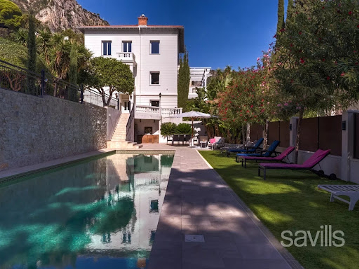 Villa 8 pièces 245 m²